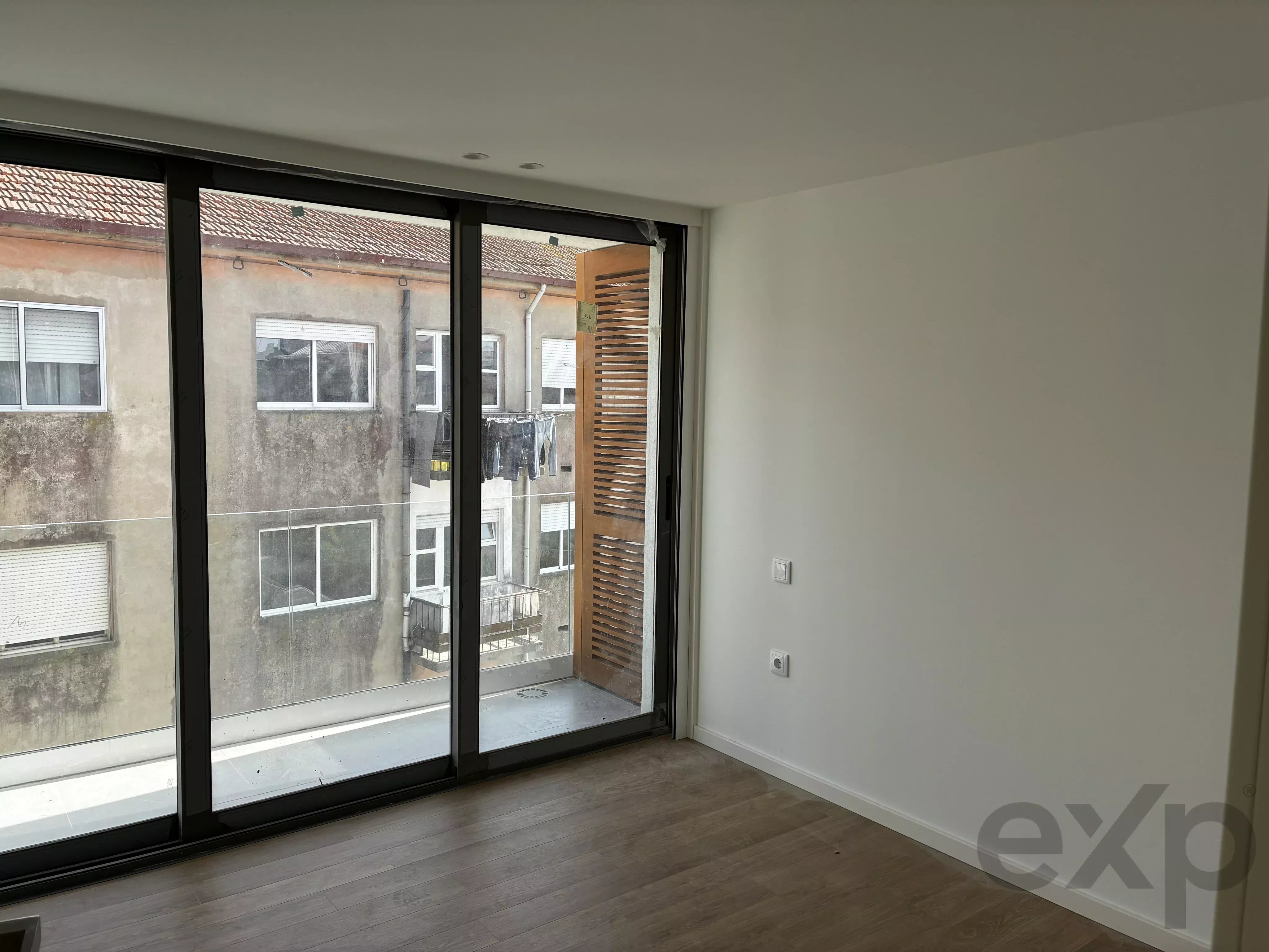 Apartamento T2+1 com mezzanine, varandas e garagem na Boavista – Porto