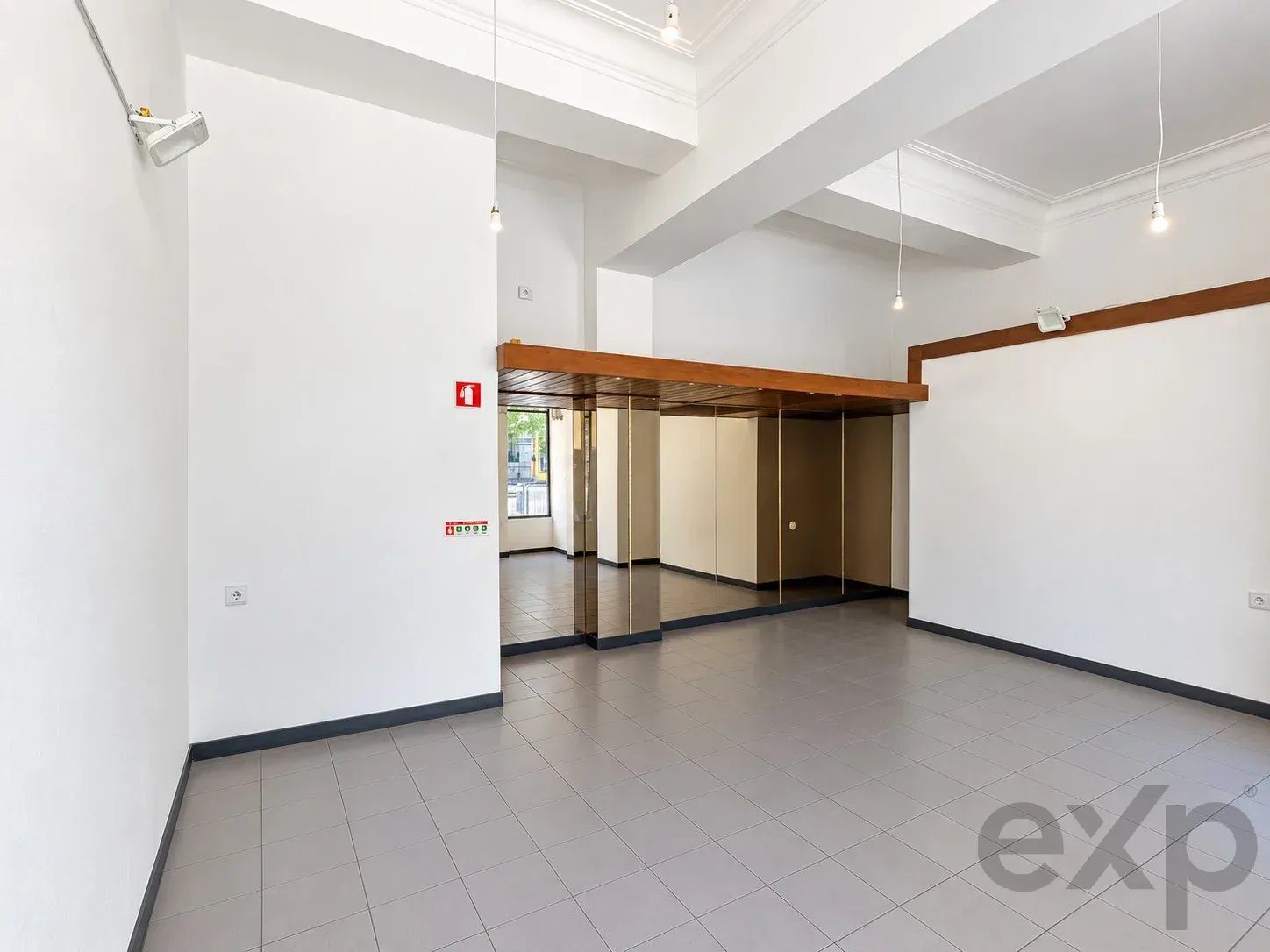 Commercial Shop for rent in Lisboa, 30 m²