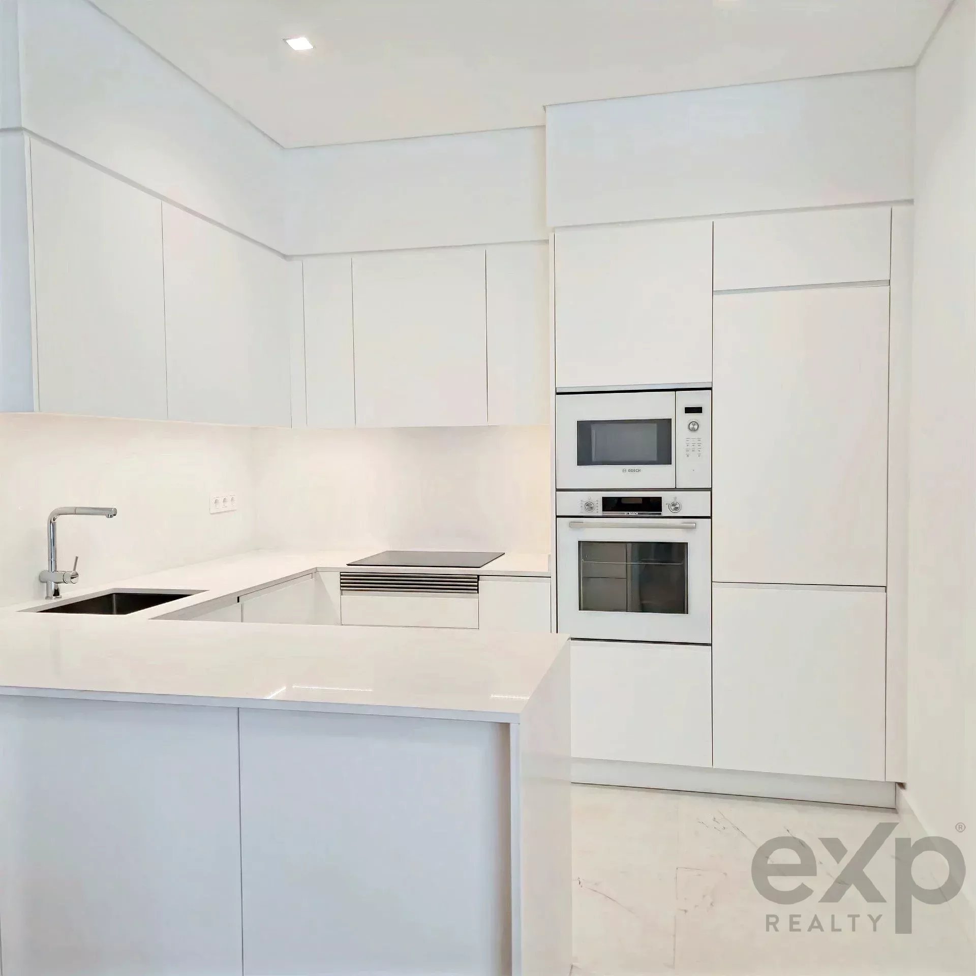 Apartamento de Luxo na Primeira Linha do Mar – Funchal