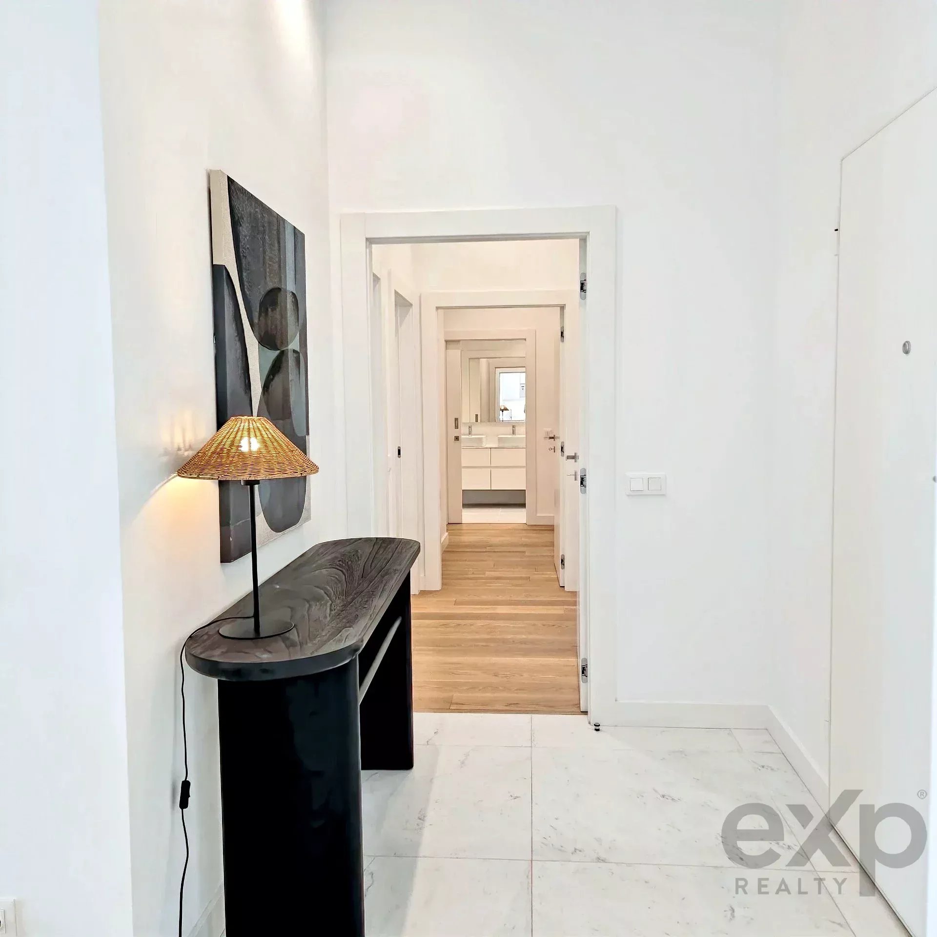 Apartamento Moderno com Piscina em Funchal