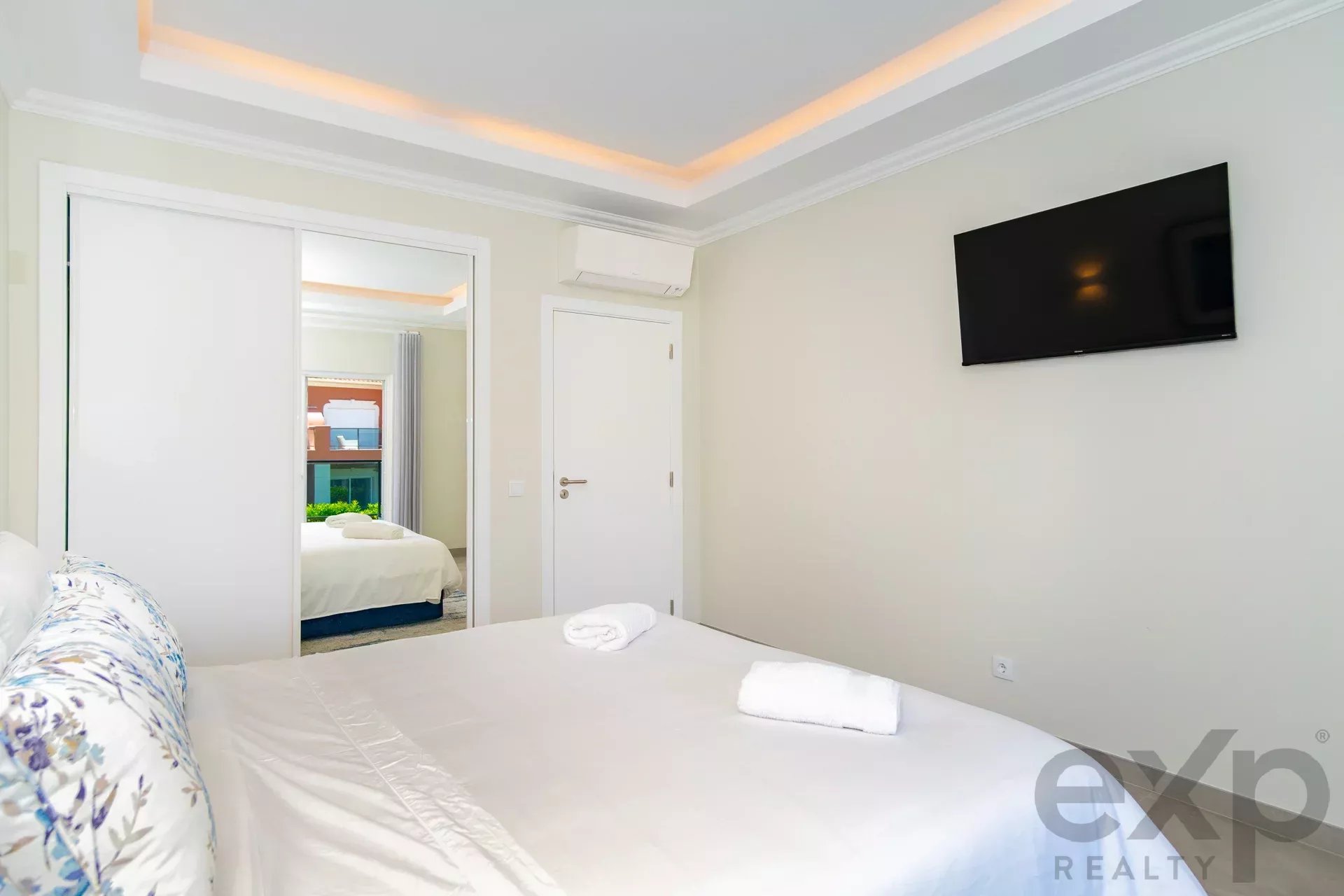 Modern Two‑Bedroom Apartment in a Golf & Spa Resort 85986047 image 20