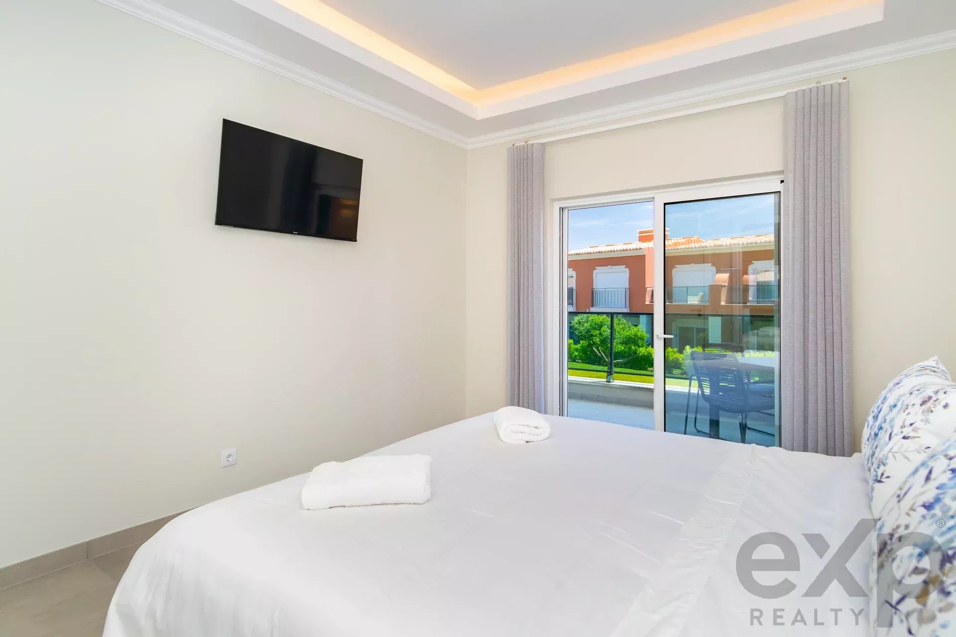 Modern Two‑Bedroom Apartment in a Golf & Spa Resort 85986047 image 18