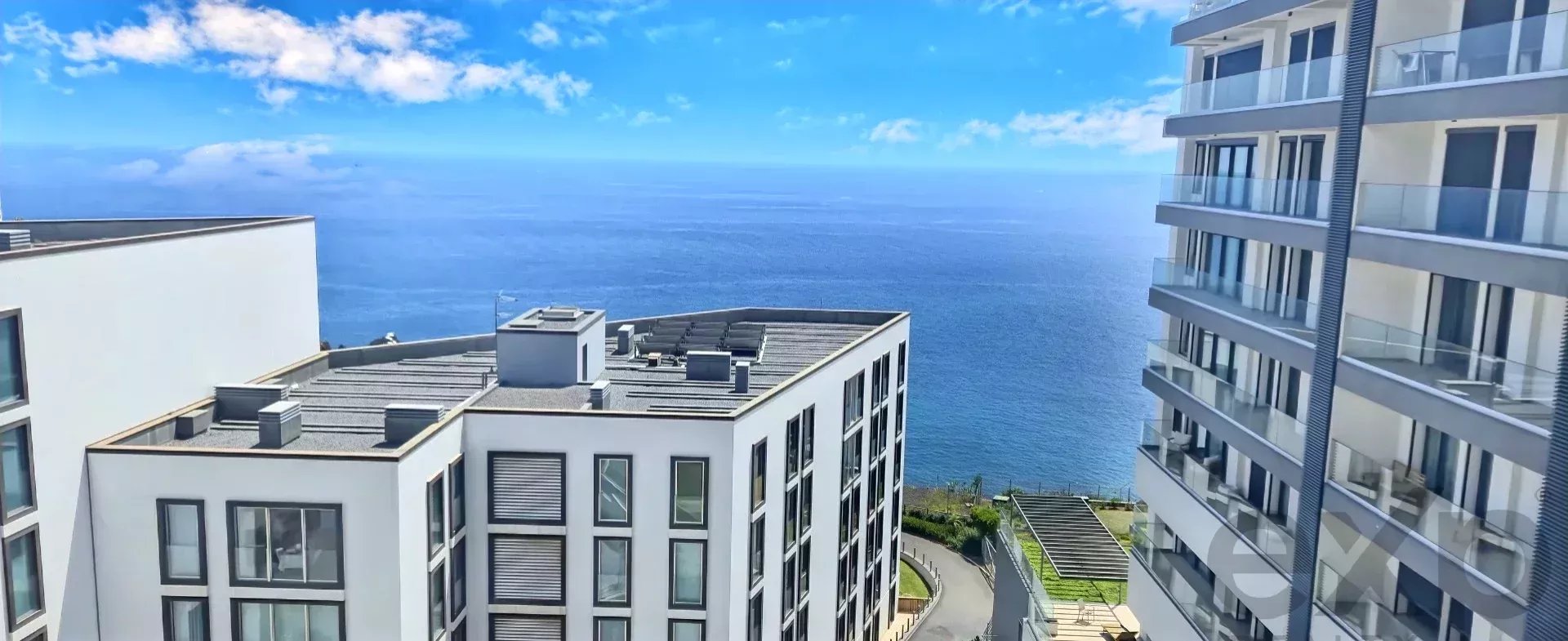 Apartamento Luxuoso à Venda em Funchal, Portugal
