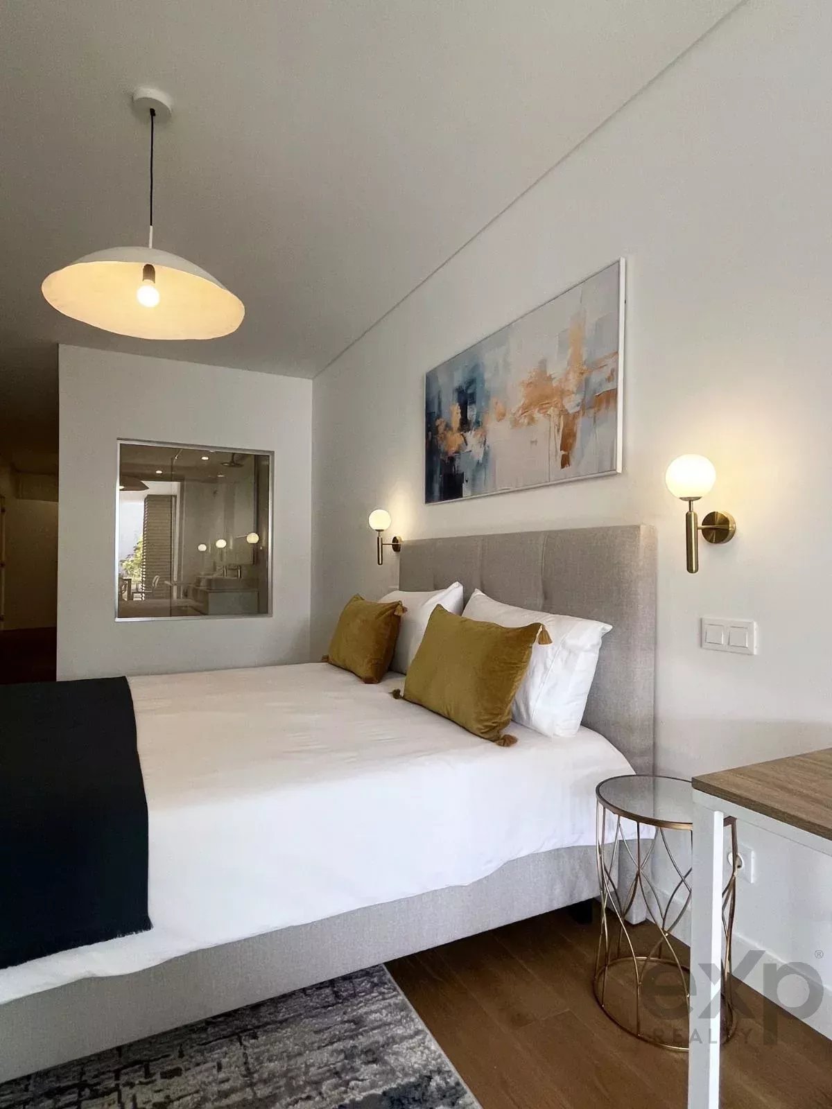 Luxo à Beira-Mar: Apartamento Exclusivo na Estrada Monumental