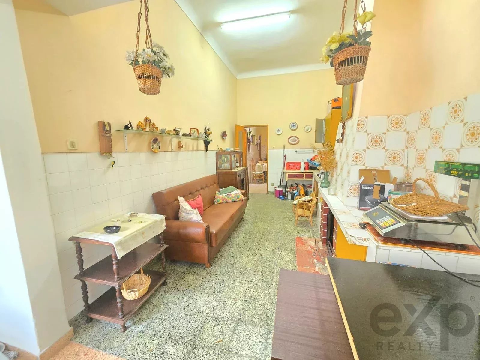 Moradia unifamiliar com 2 pisos, quintal, garagem, e terraço. 85992079 image 11