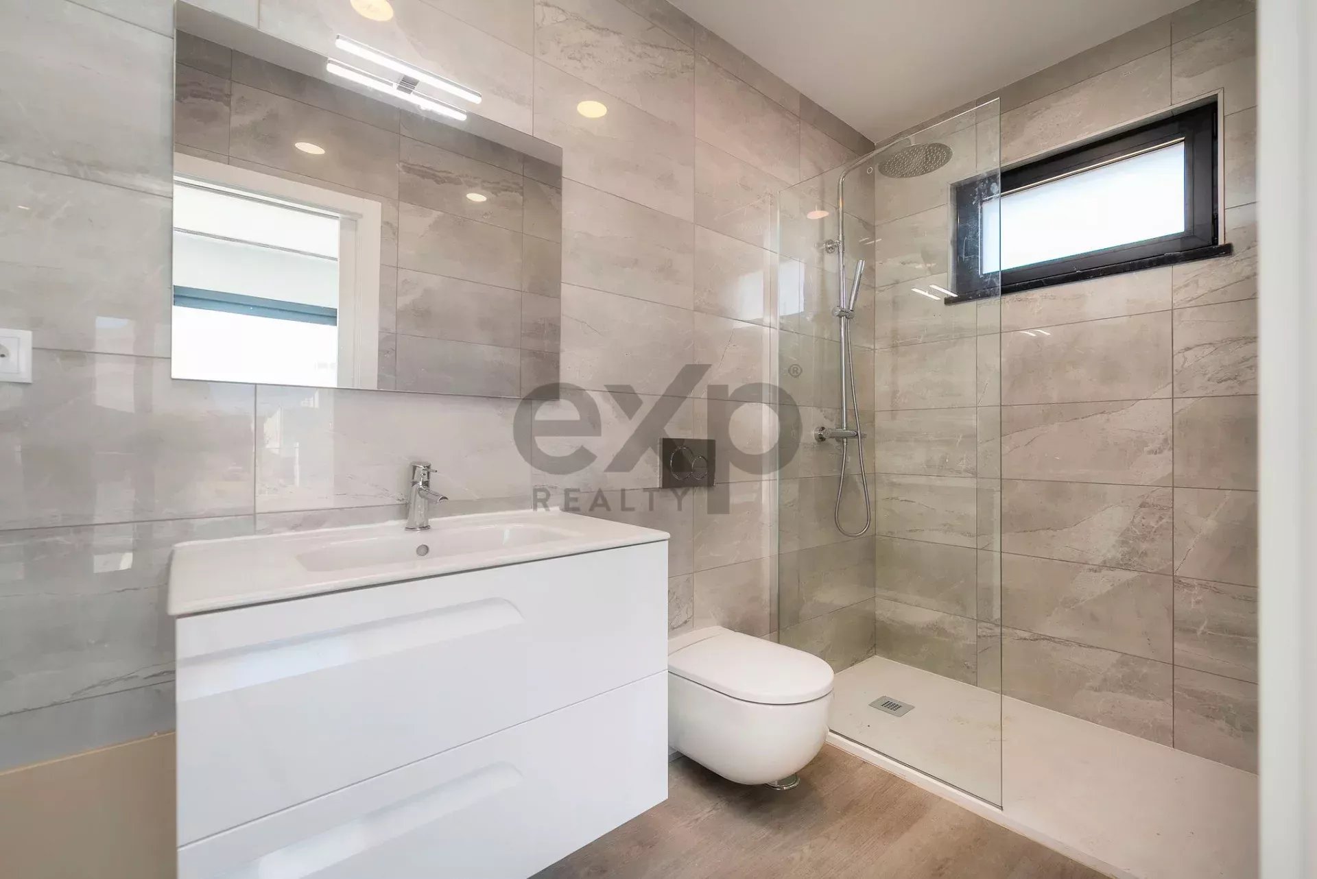 Contemporary six‑bedroom home recently constructed by Tavira Waterfront 85992139 image 36