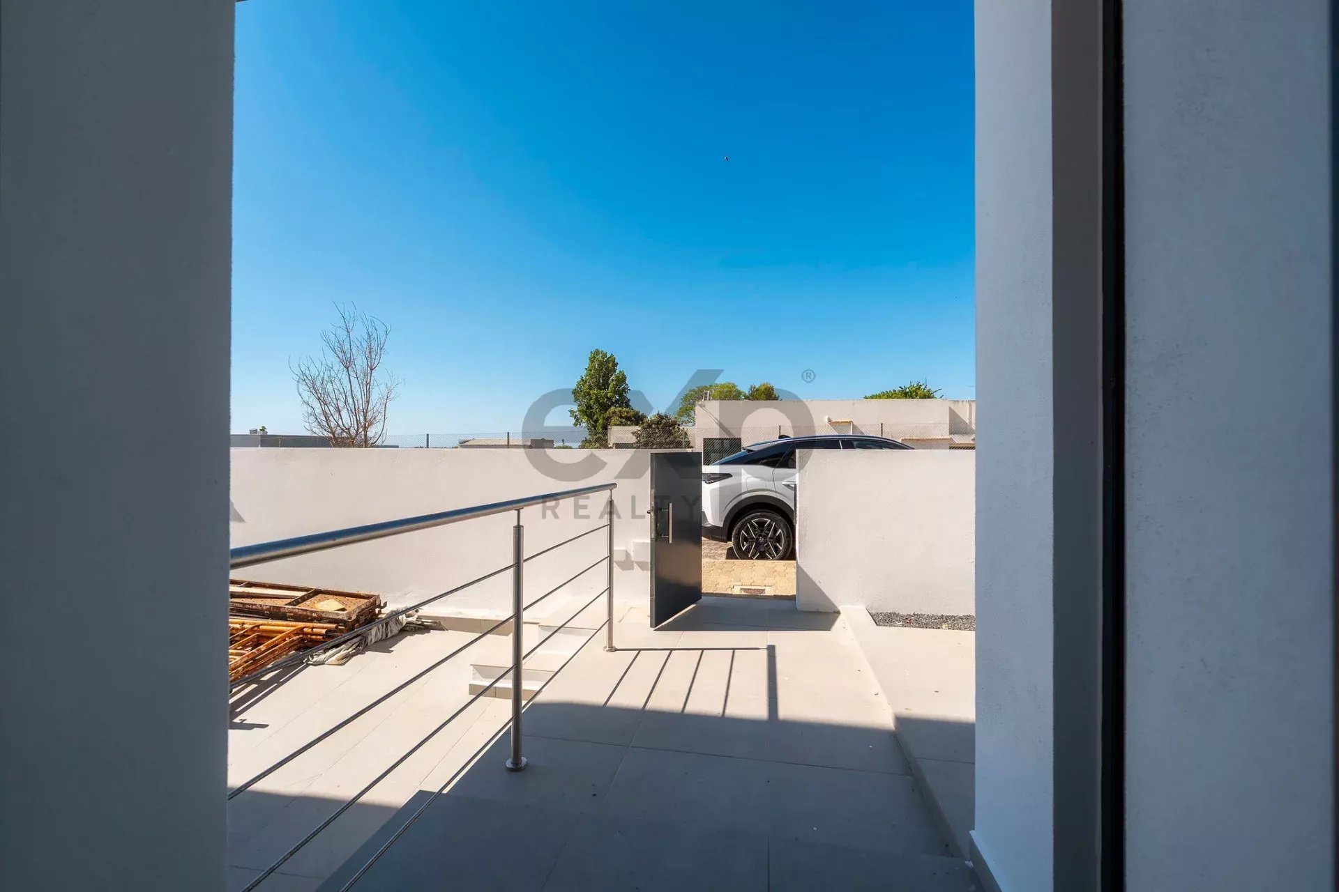 Contemporary six‑bedroom home recently constructed by Tavira Waterfront 85992139 image 10