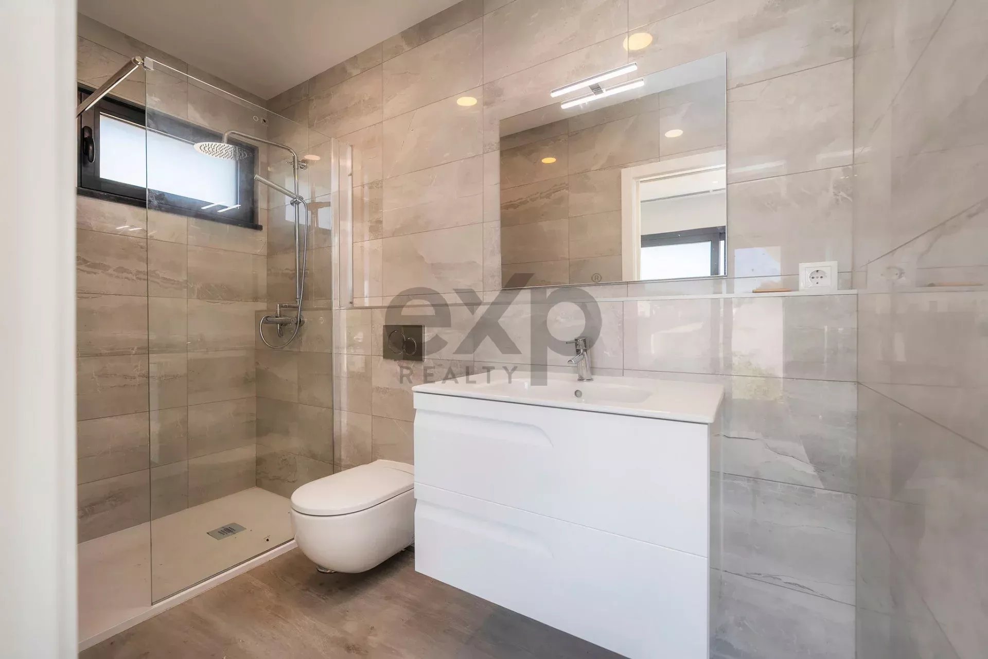 Contemporary six‑bedroom home recently constructed by Tavira Waterfront 85992139 image 59