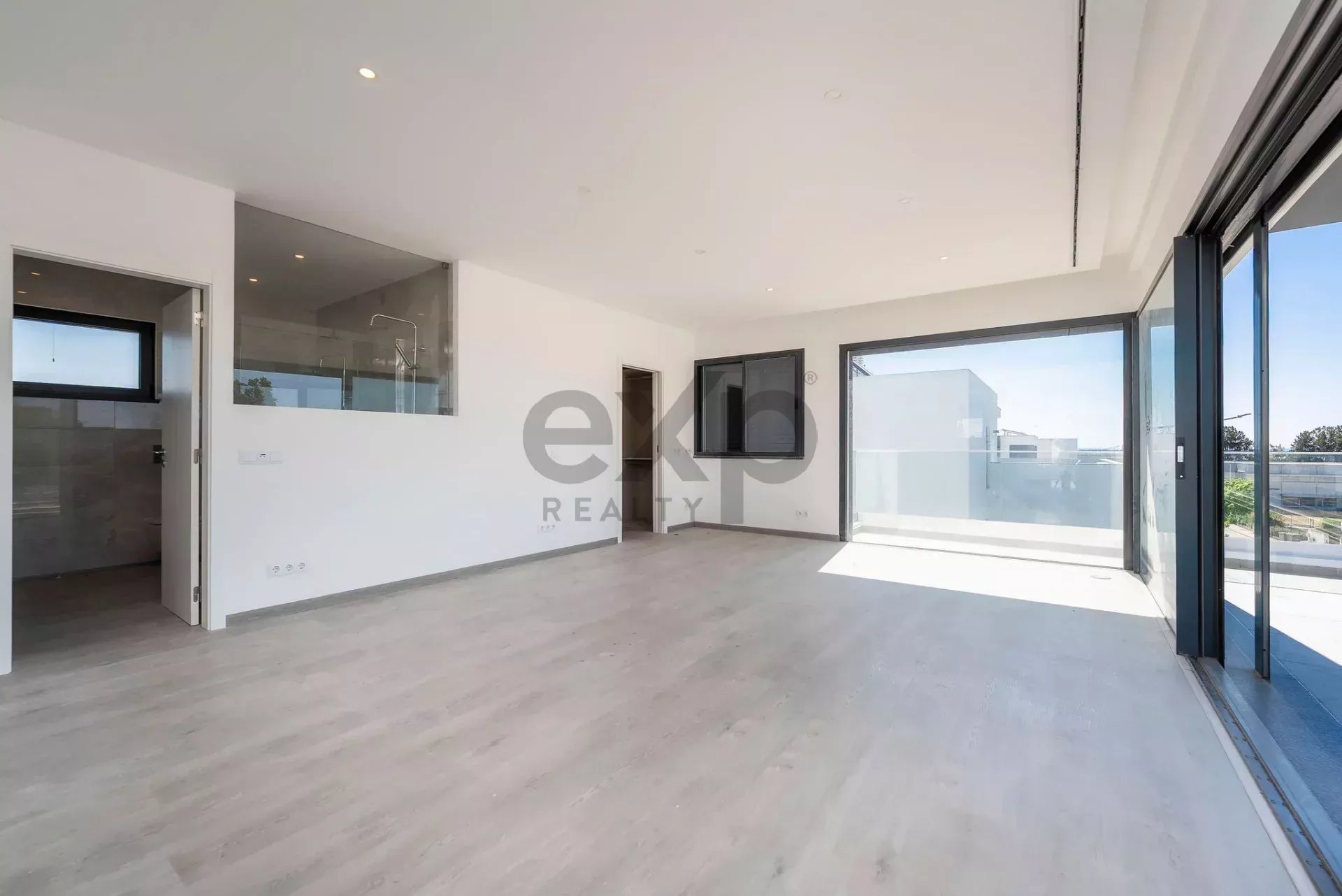 Contemporary six‑bedroom home recently constructed by Tavira Waterfront 85992139 image 62
