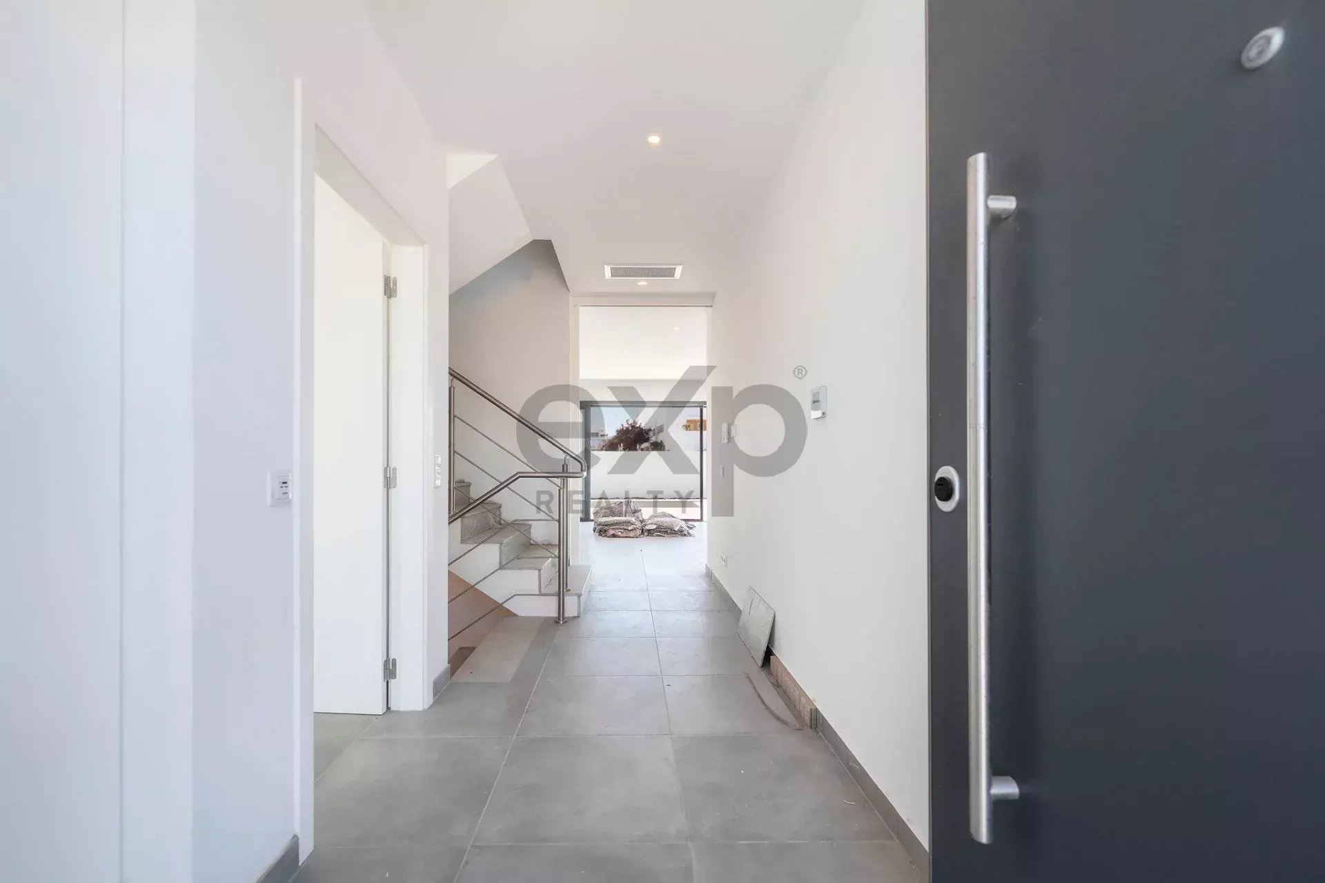Contemporary six‑bedroom home recently constructed by Tavira Waterfront 85992139 image 23