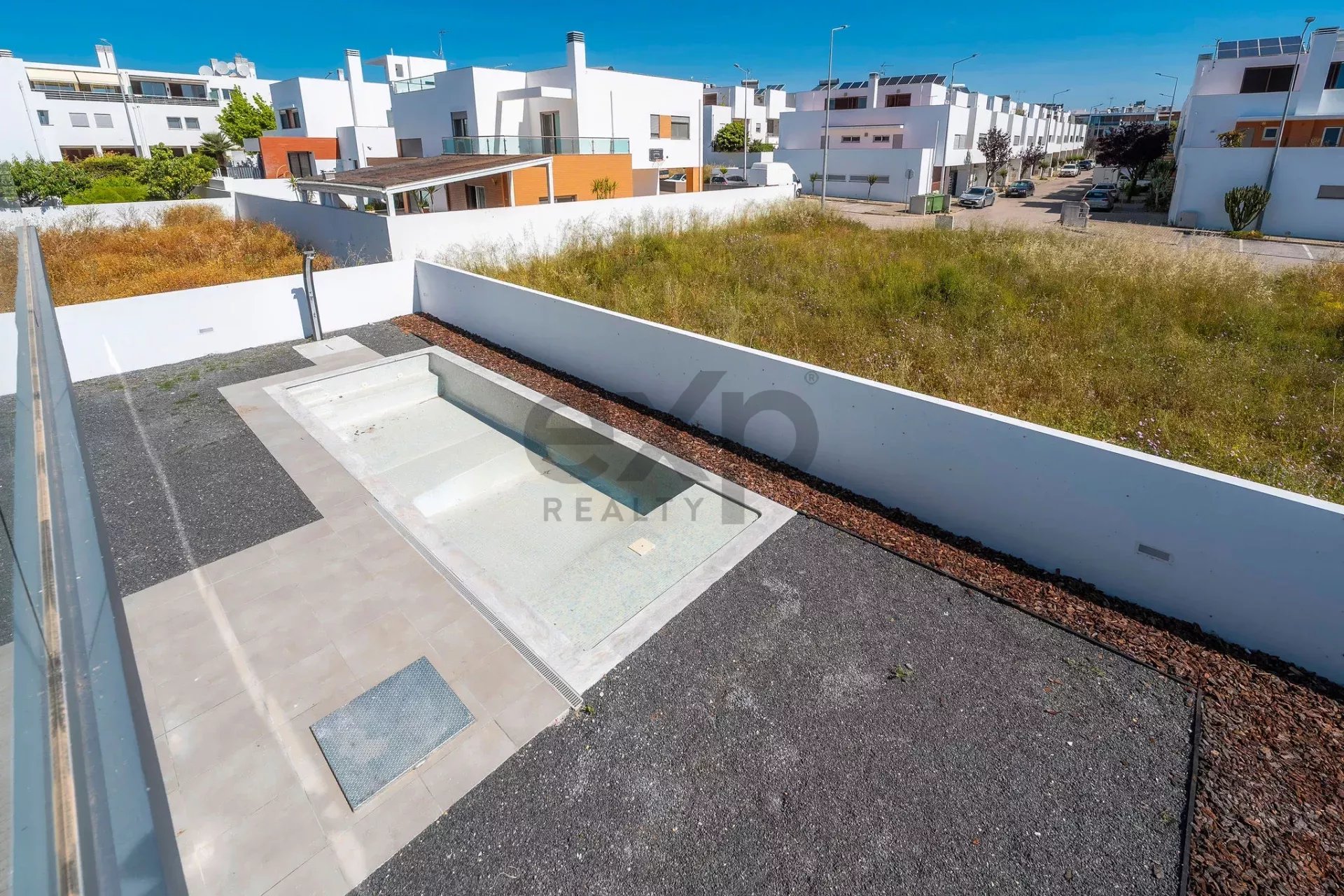 Contemporary six‑bedroom home recently constructed by Tavira Waterfront 85992139 image 46