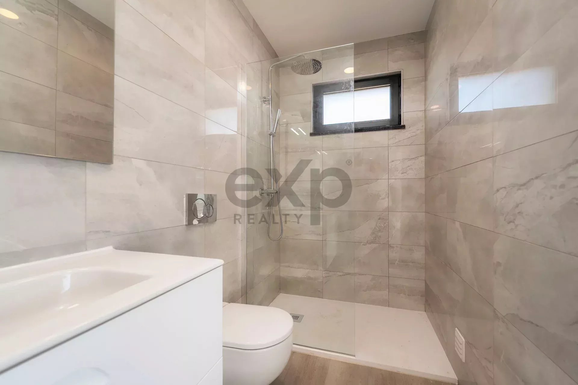 Contemporary six‑bedroom home recently constructed by Tavira Waterfront 85992139 image 37