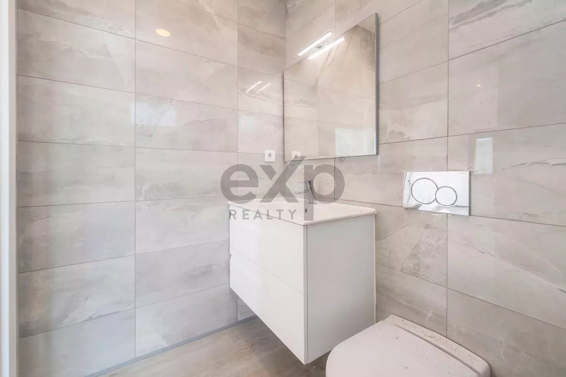 Contemporary six‑bedroom home recently constructed by Tavira Waterfront 85992139 image 43