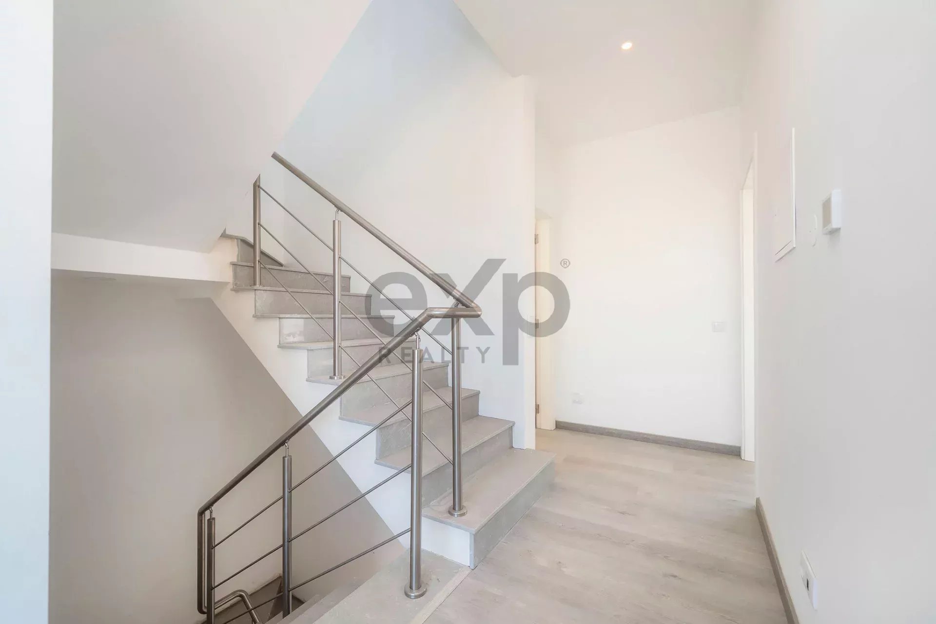 Contemporary six‑bedroom home recently constructed by Tavira Waterfront 85992139 image 32