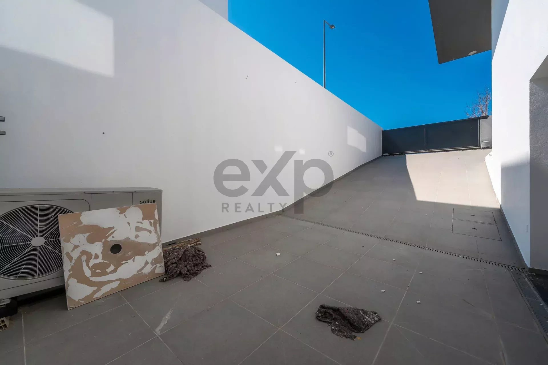 Contemporary six‑bedroom home recently constructed by Tavira Waterfront 85992139 image 87