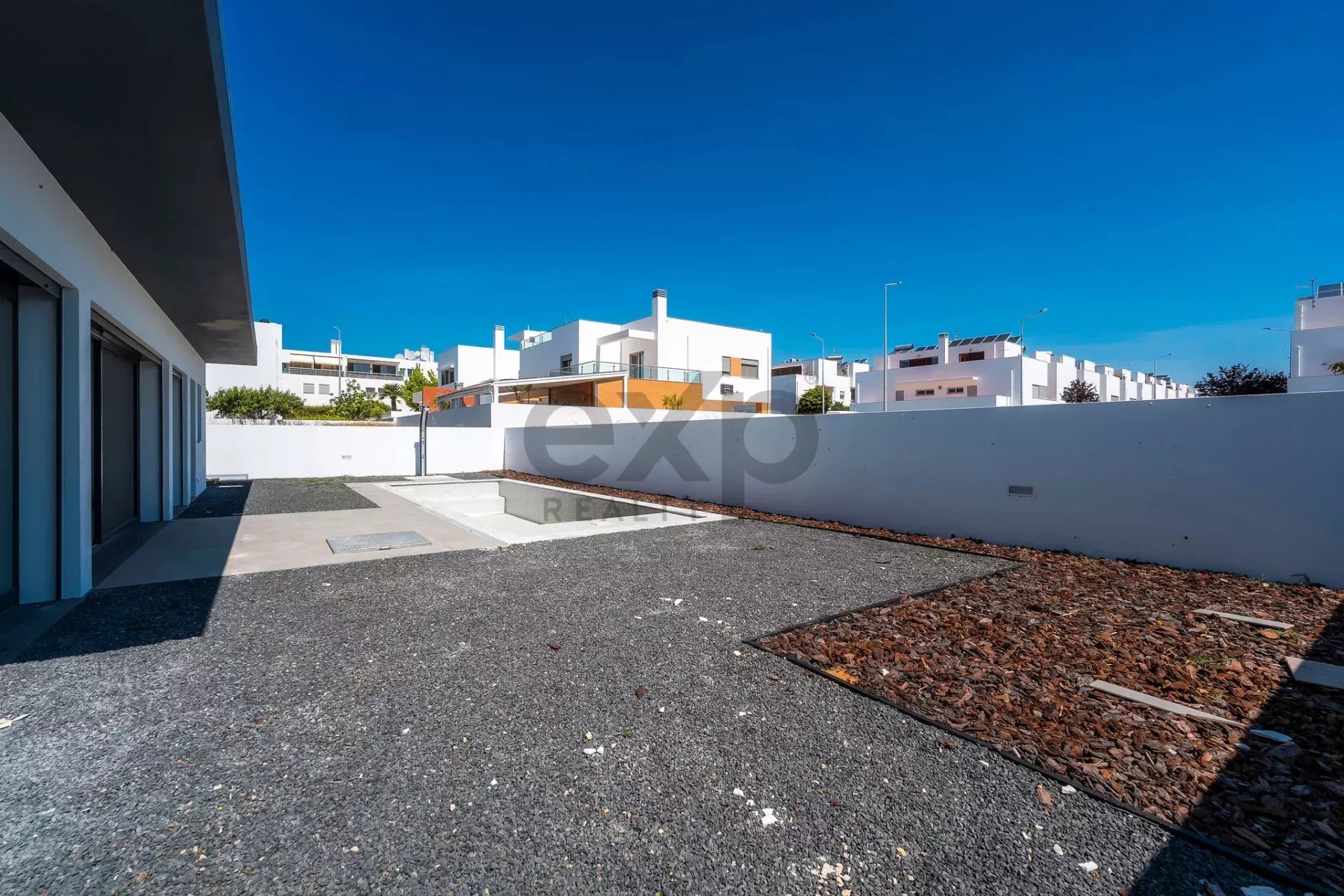 Contemporary six‑bedroom home recently constructed by Tavira Waterfront 85992139 image 82