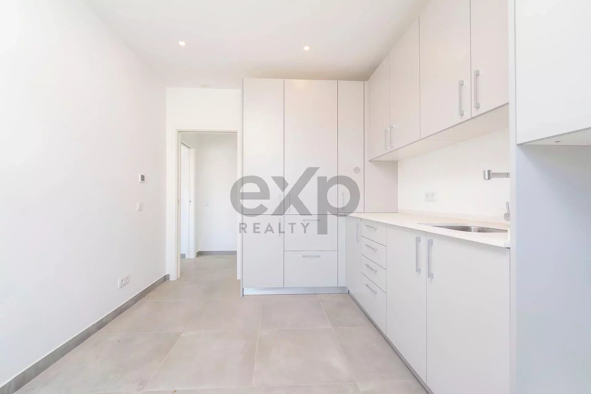 Contemporary six‑bedroom home recently constructed by Tavira Waterfront 85992139 image 22