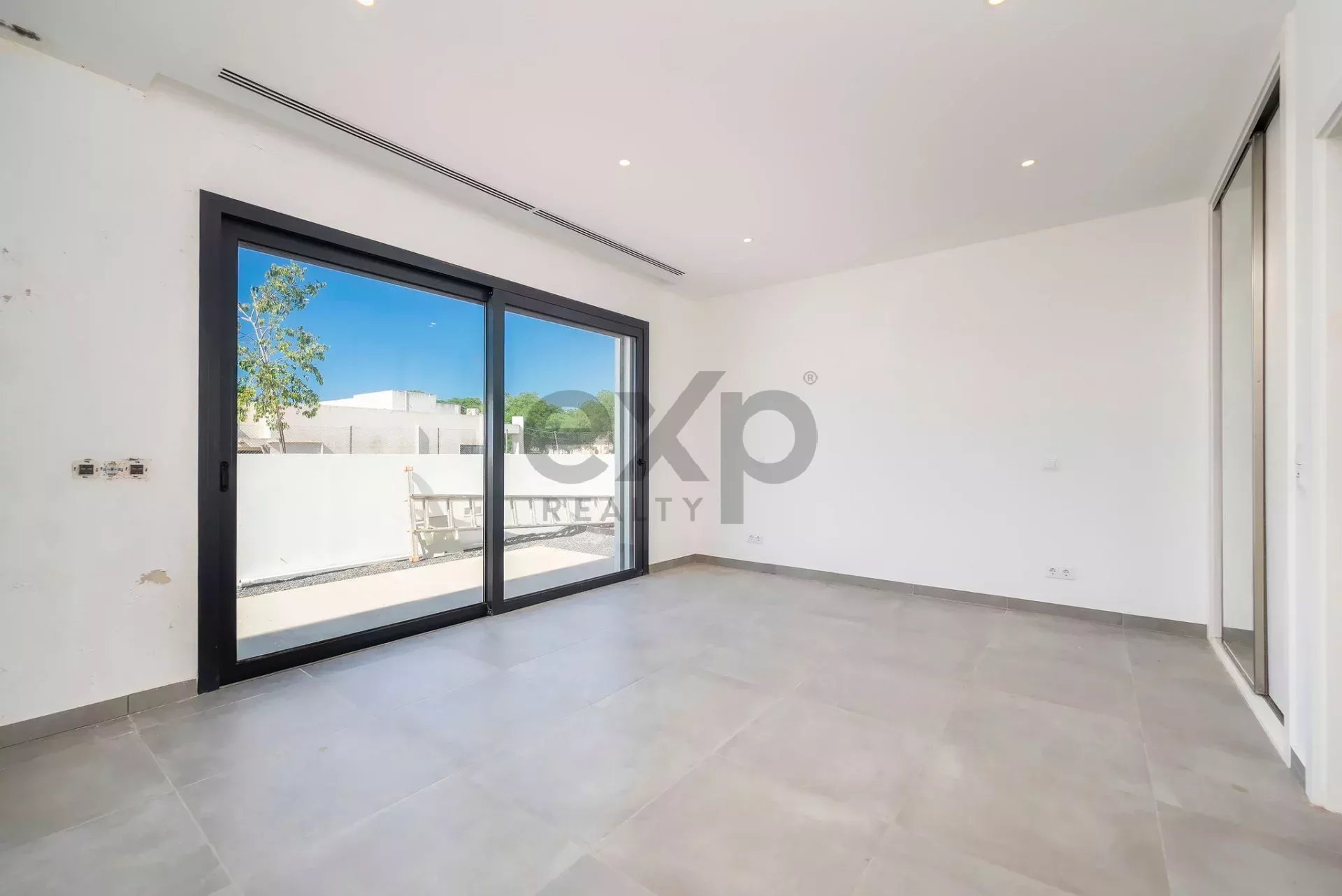 Contemporary six‑bedroom home recently constructed by Tavira Waterfront 85992139 image 26