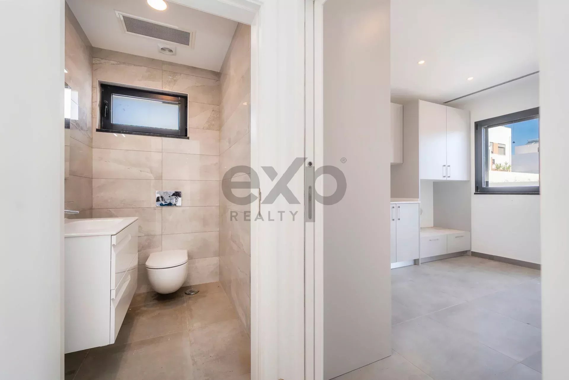 Contemporary six‑bedroom home recently constructed by Tavira Waterfront 85992139 image 19