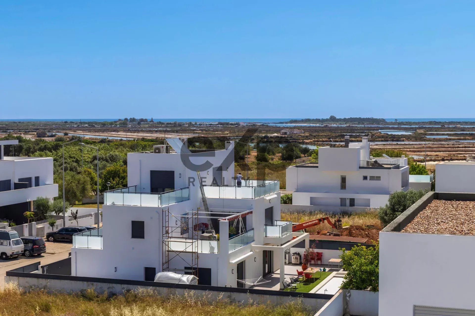 Contemporary six‑bedroom home recently constructed by Tavira Waterfront 85992139 image 92