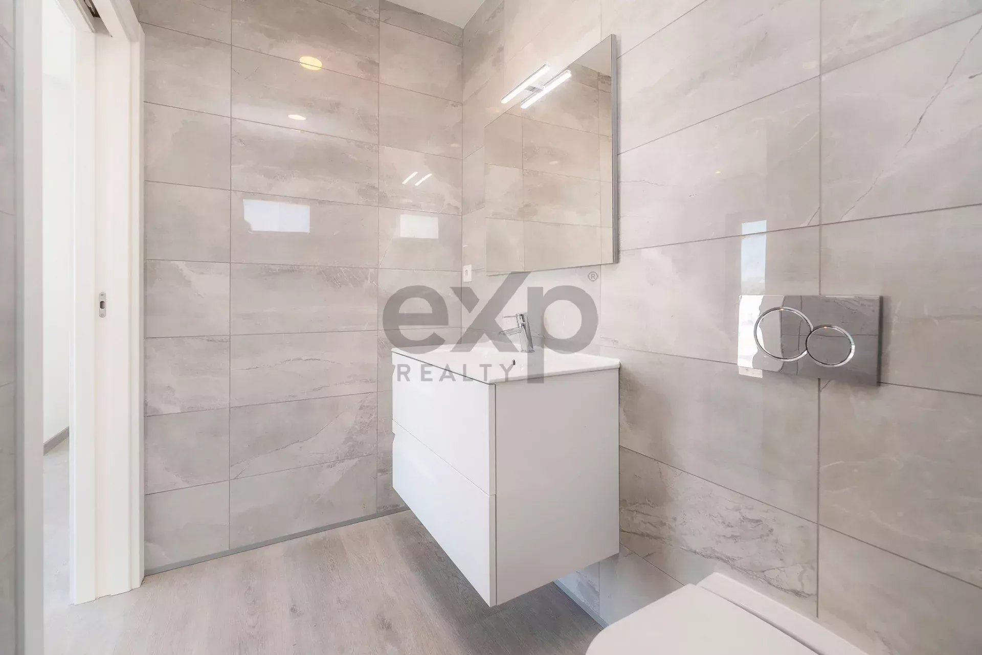 Contemporary six‑bedroom home recently constructed by Tavira Waterfront 85992139 image 38