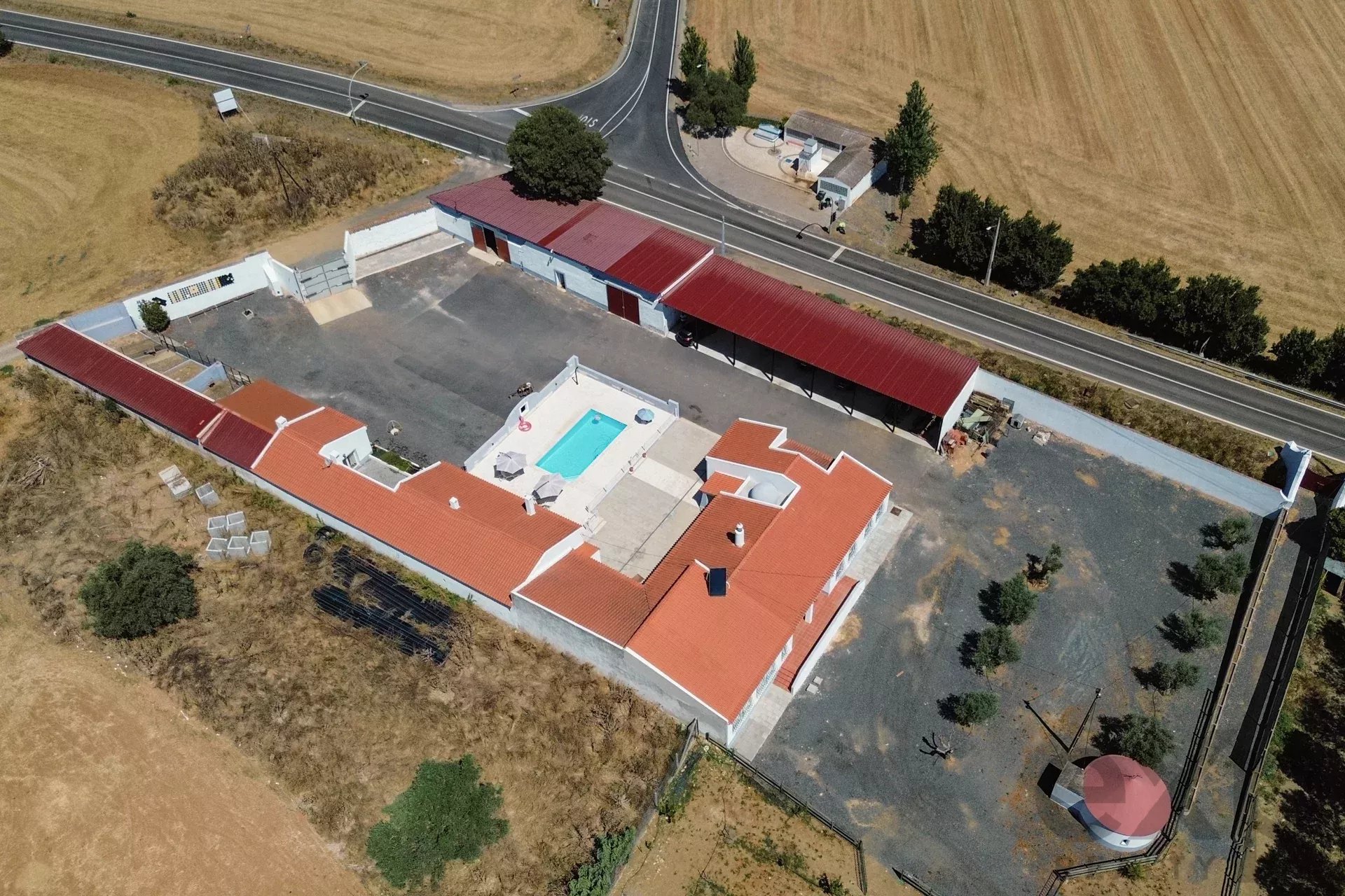 Luxury Equestrian Property + Guest House