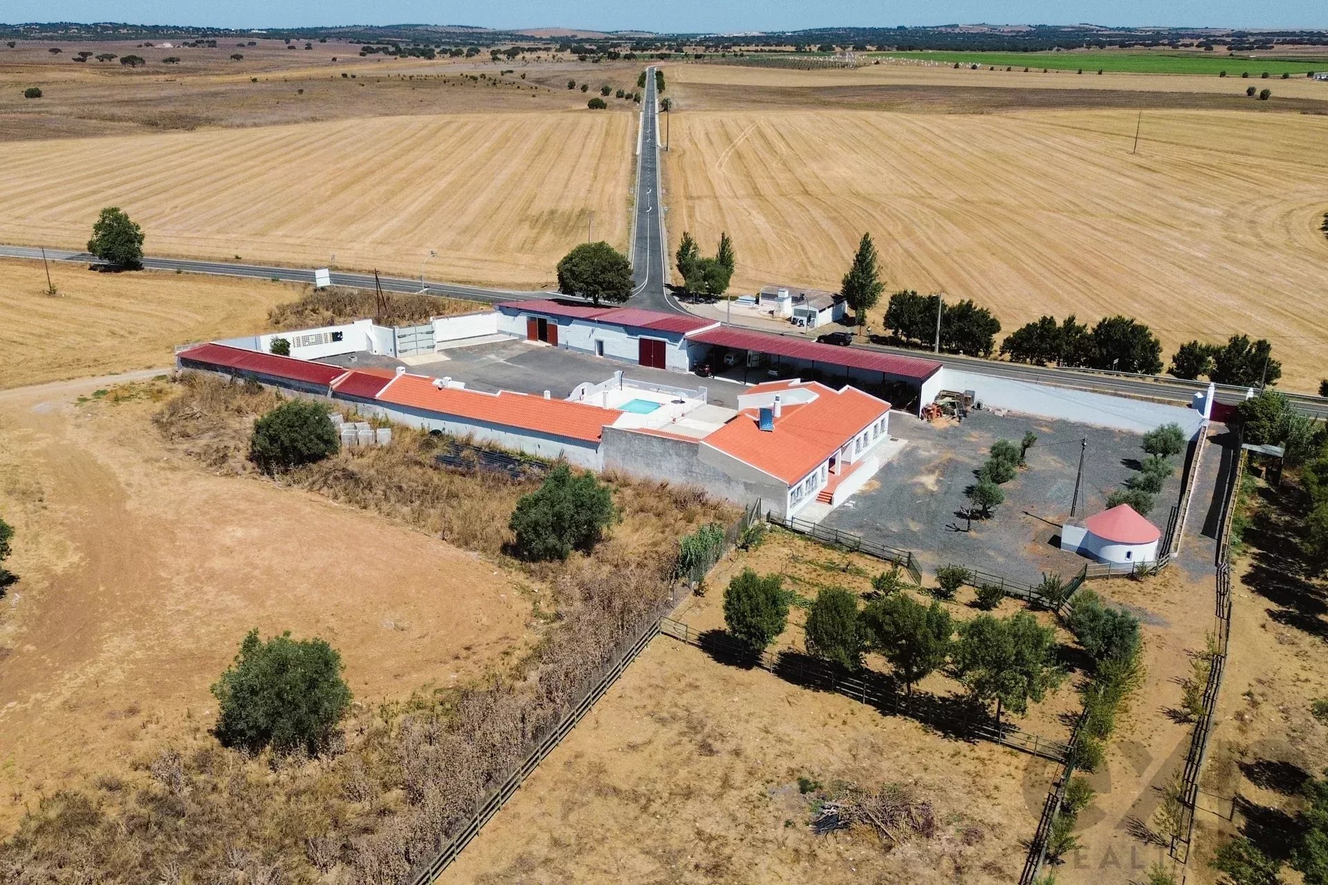 Luxury Equestrian Property + Guest House