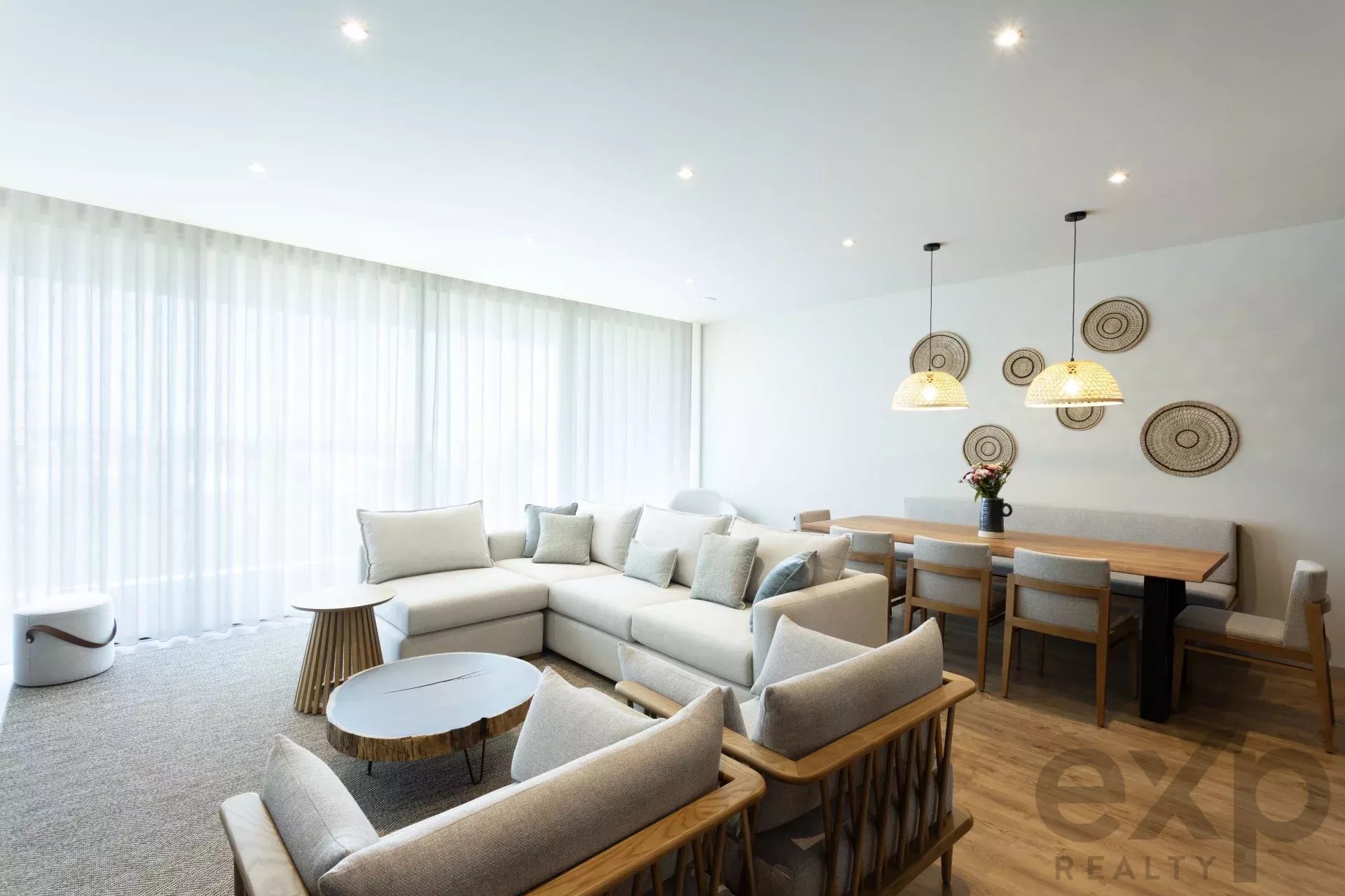 Stunning New Villas overlooking the Lagoon and the Sea!