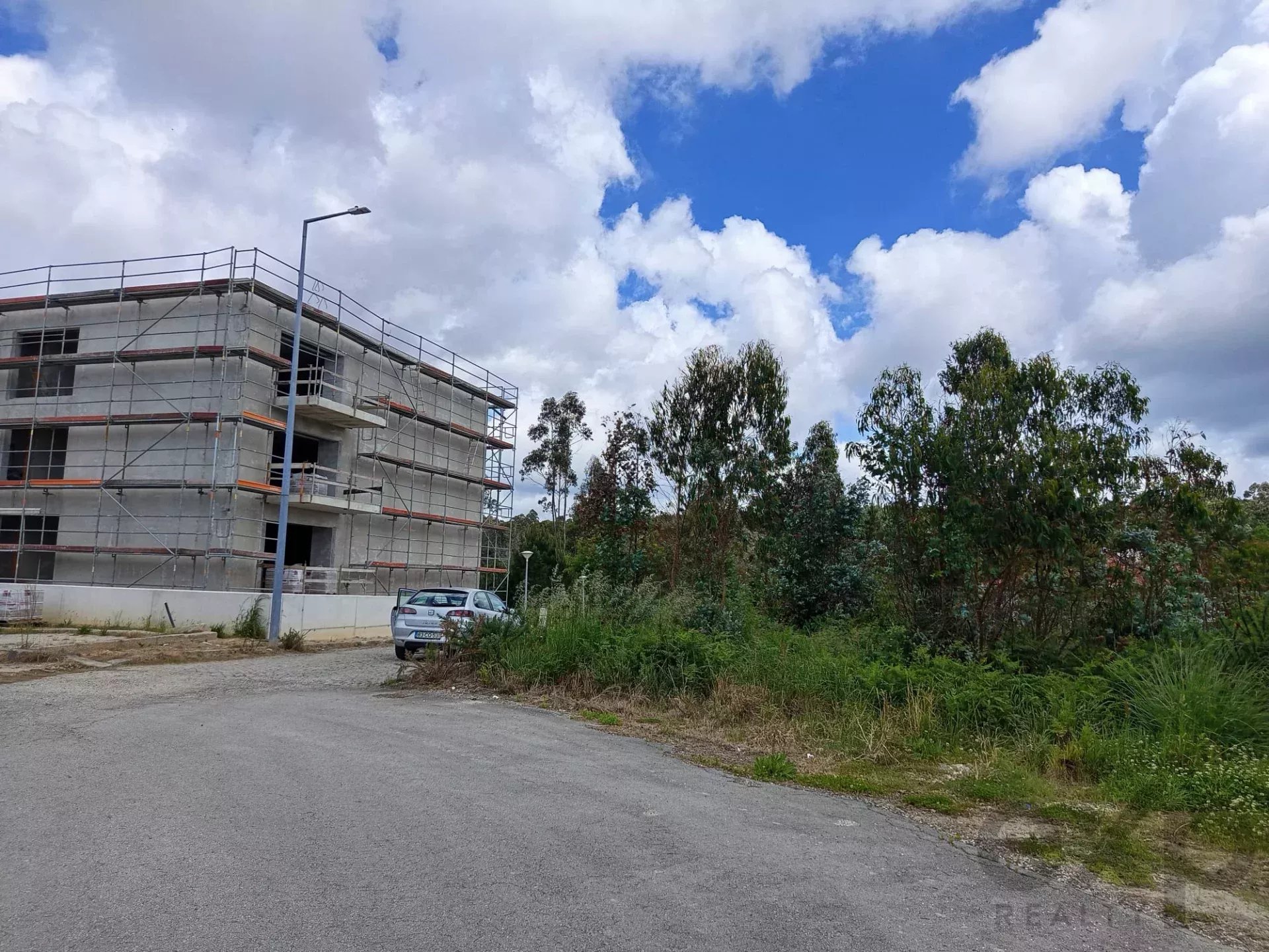 Lote de Terreno de 8.500 m² em Santa Maria da Feira