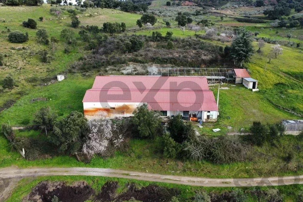Armazém em Mirandela - 602m² de Oportunidade