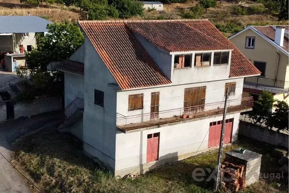 Moradia V3 em Bornes, Macedo de Cavaleiros em fase de construção