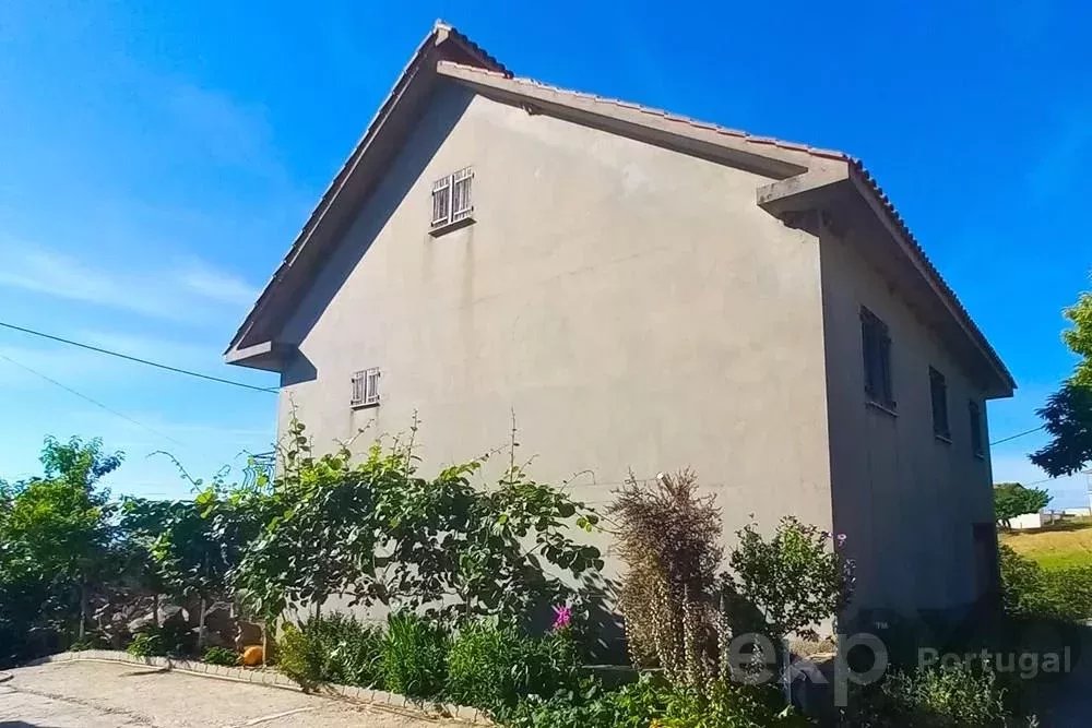 Moradia V3 em Bornes, Macedo de Cavaleiros em fase de construção