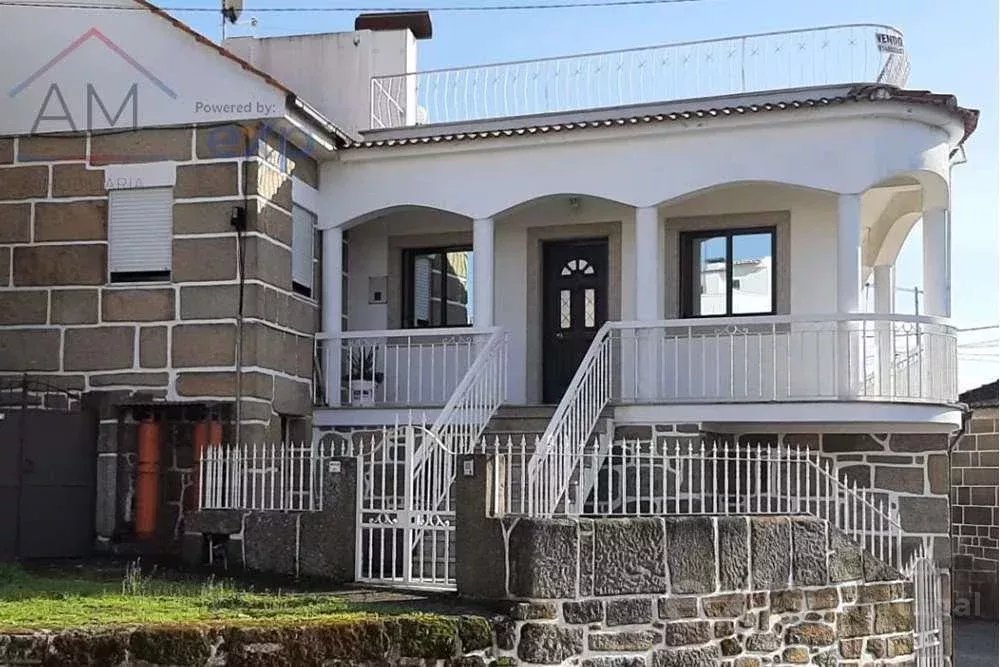 Moradia no Douro, Alijó