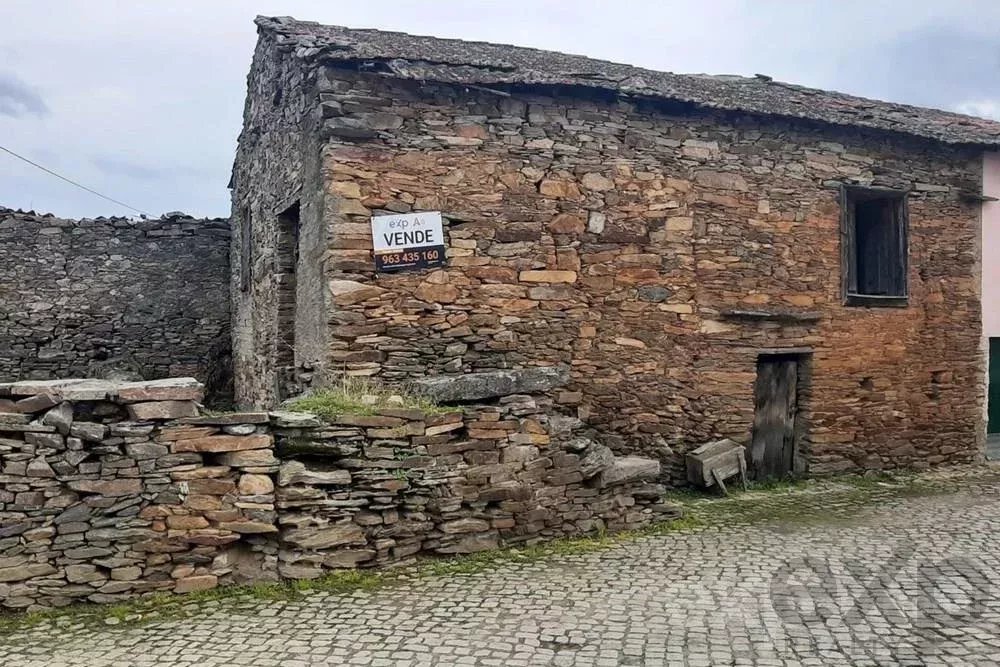 Casa de pedra em São Salvador, Mirandela