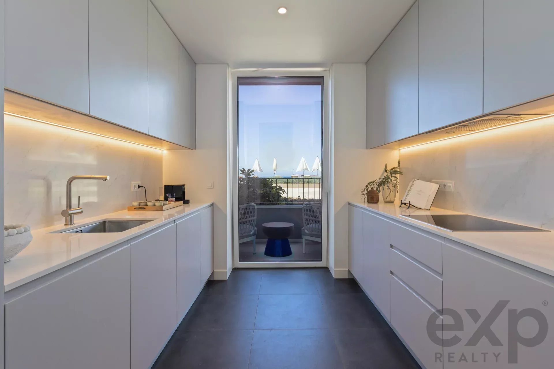 Luxury Apartment with 2 Bedrooms in Quarteira, Algarve 86117329 image 13