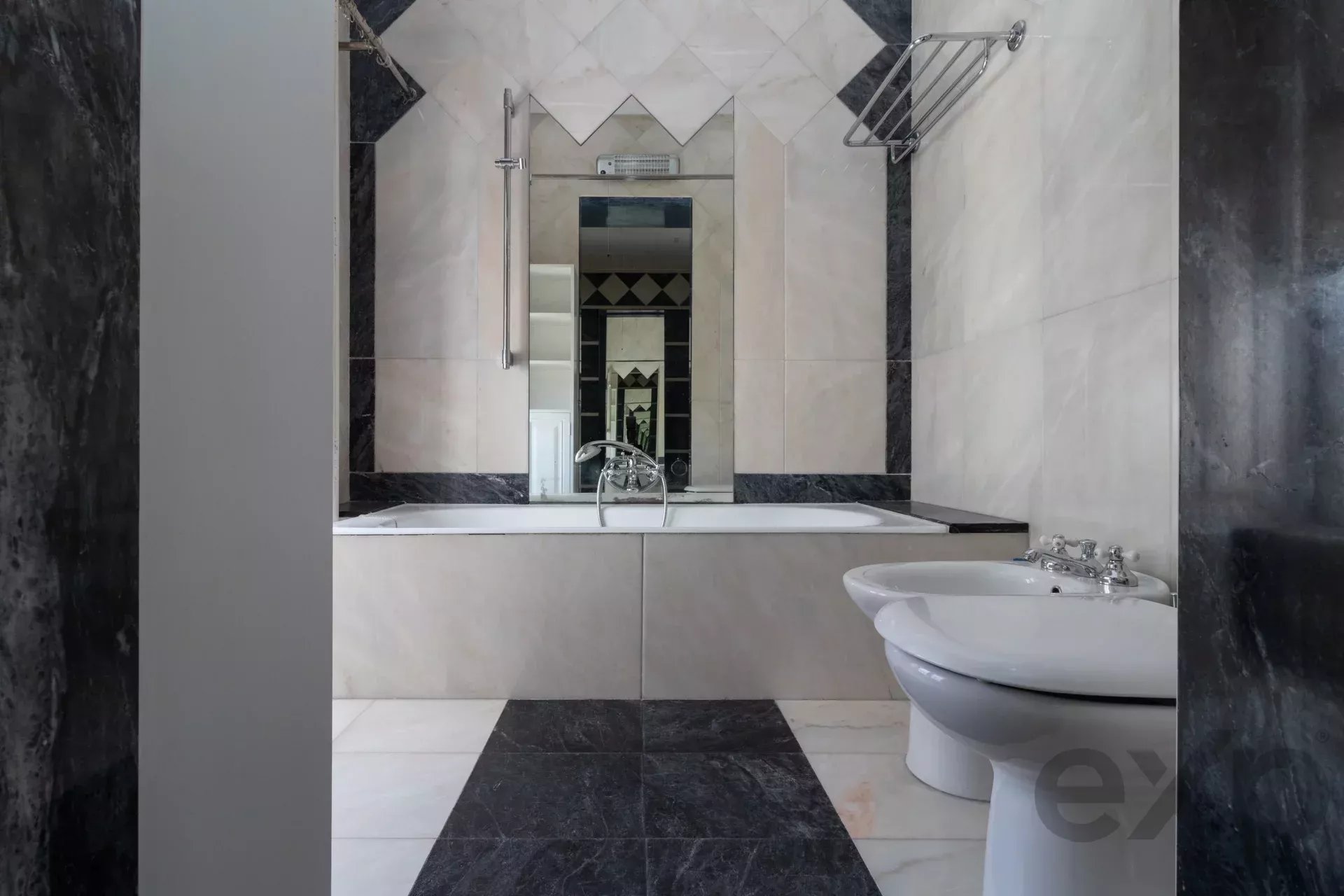 A masterpiece from 1909, the Crown of Lisbon Hills 86119022 image 61