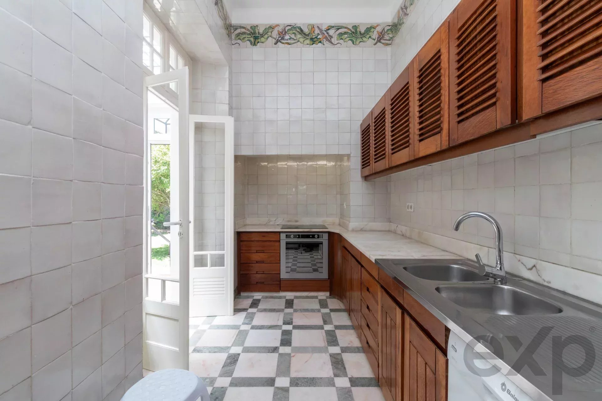 A masterpiece from 1909, the Crown of Lisbon Hills 86119022 image 33