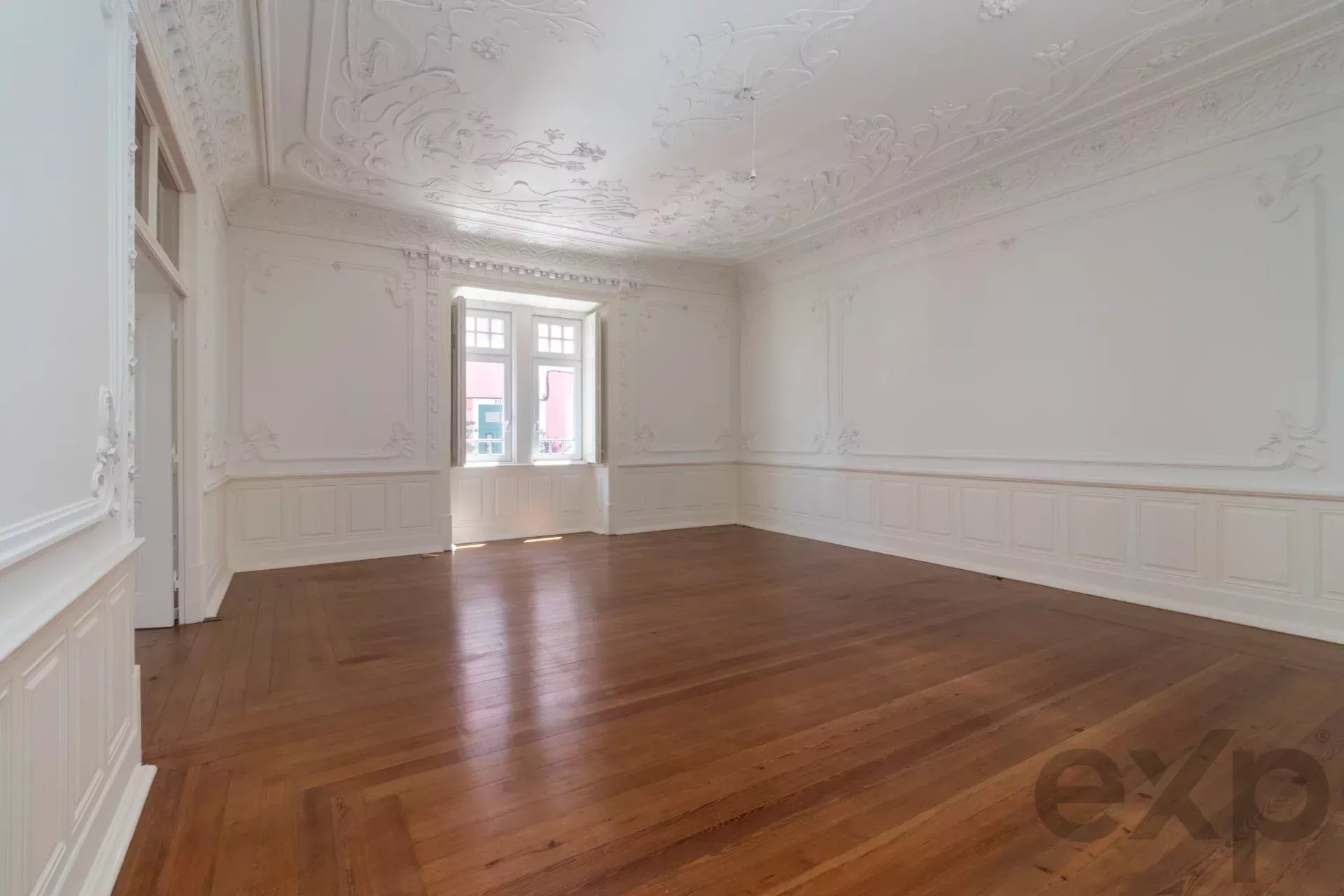 A masterpiece from 1909, the Crown of Lisbon Hills 86119022 image 20