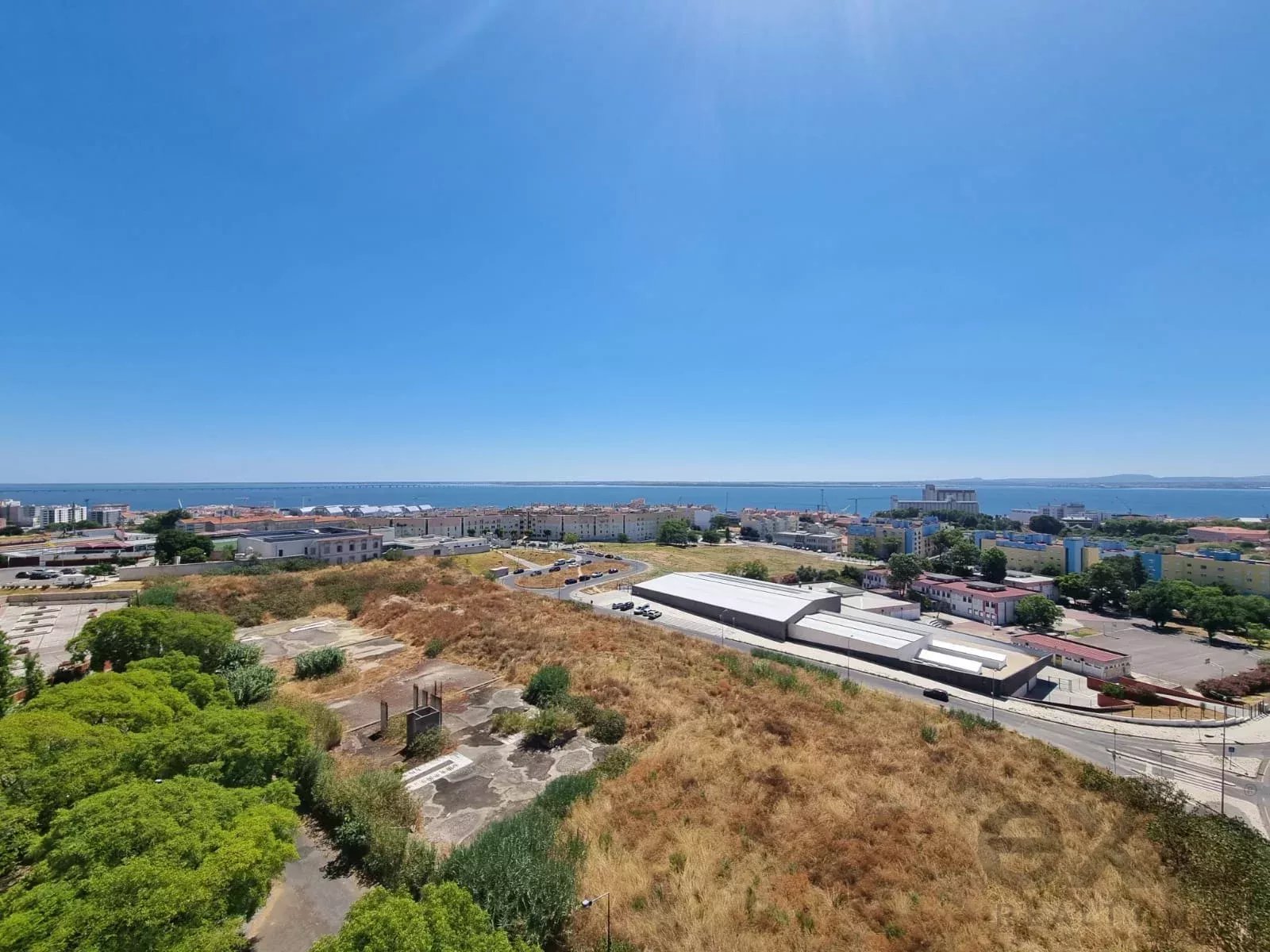 Apartamento T4 Mobiliado com Vista Rio em Marvila, Lisboa