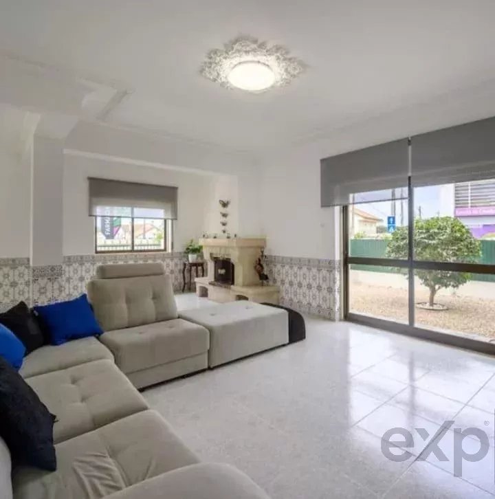 T5 House in Charneca da Caparica – Operational with Licence, AL 86151267 image 52