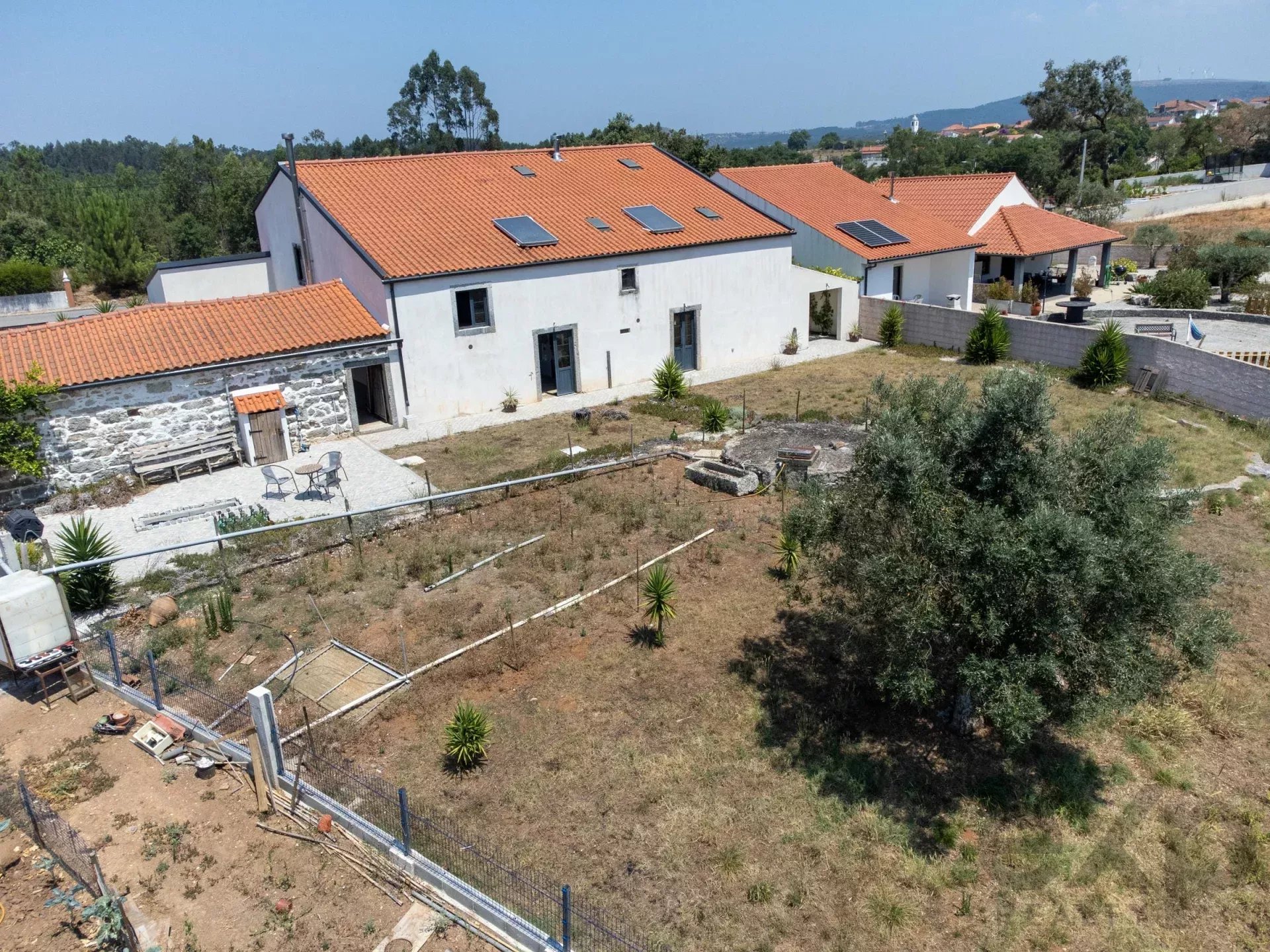 Casa de hóspedes restaurada com 200 anos, com estúdio de arte, cervejaria artesanal e licença AL registrada
