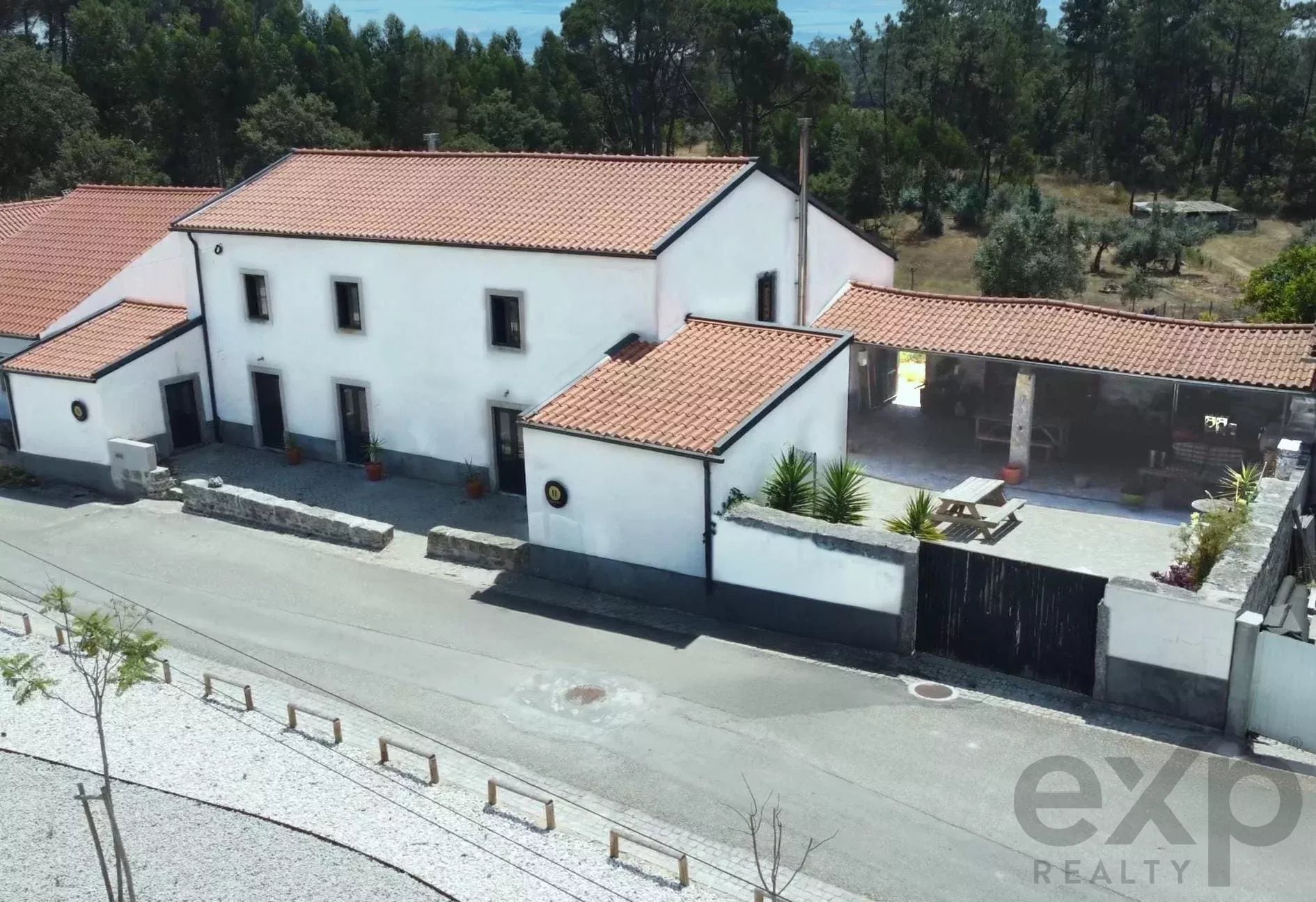 Casa de hóspedes restaurada com 200 anos, com estúdio de arte, cervejaria artesanal e licença AL registrada
