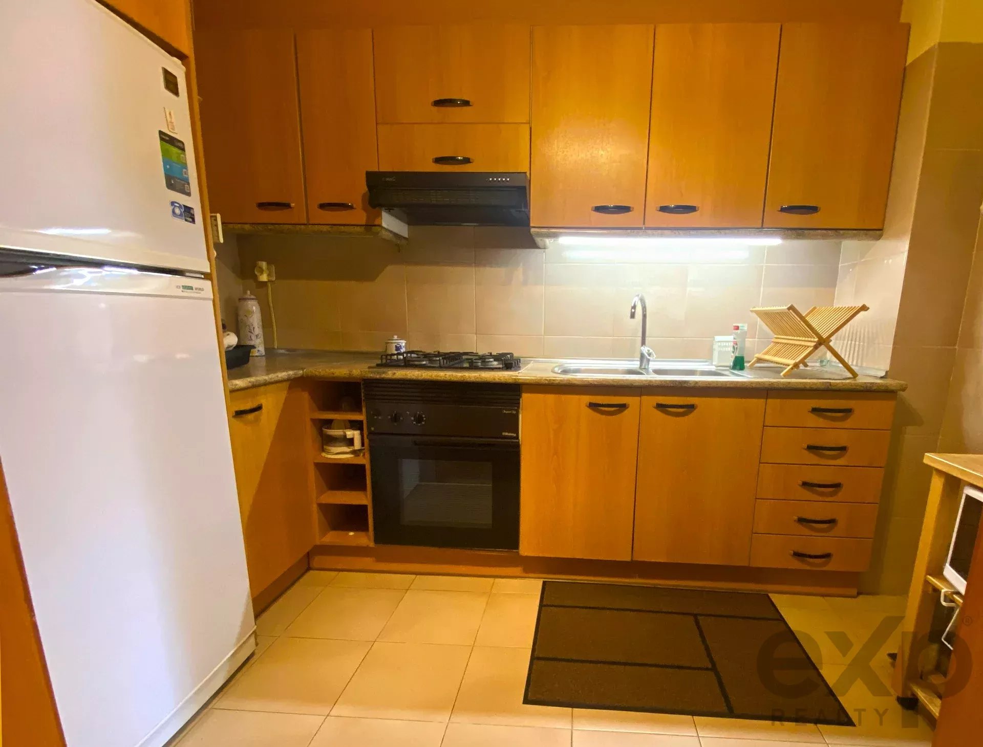 Excelente apartamento T1 para venda com vista de mar em São João da Caparica