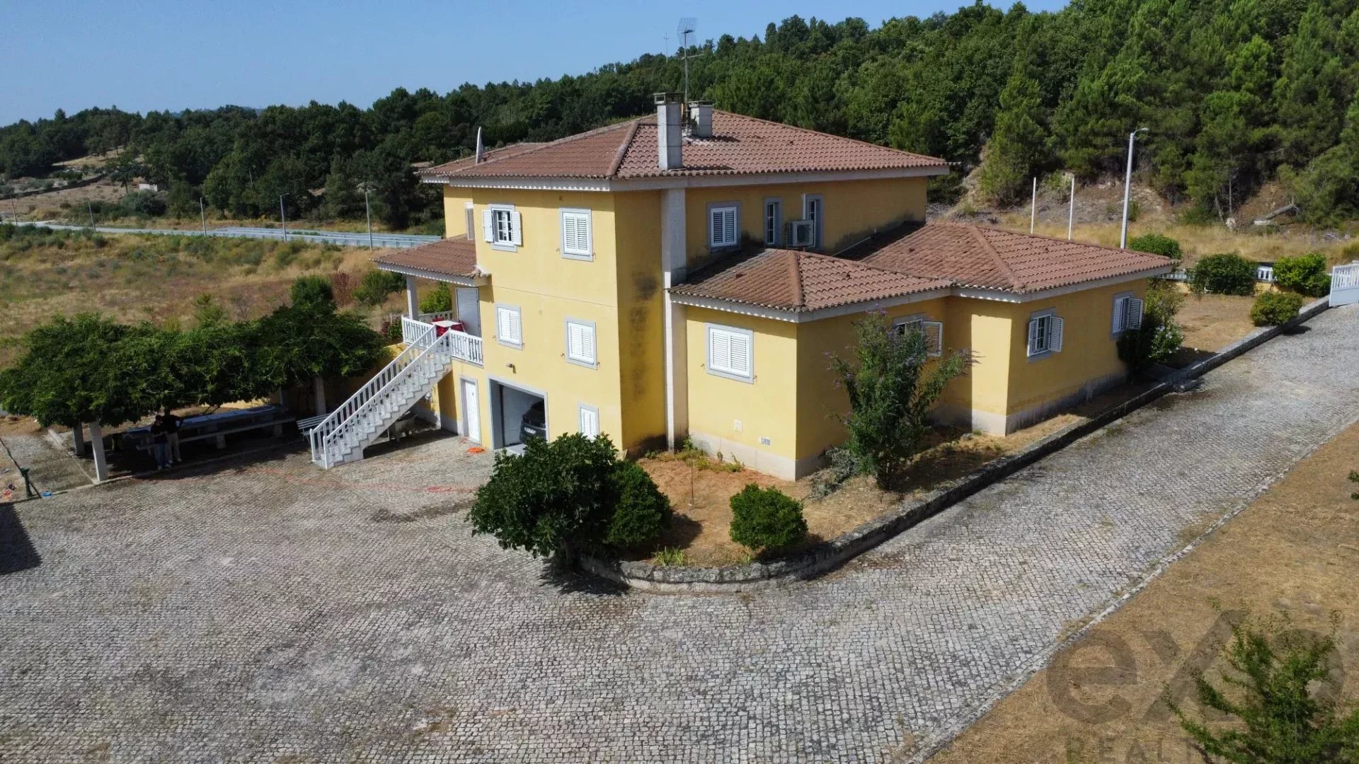 Casa Espaçosa em Valtorno: 6 Quartos para a Sua Família!