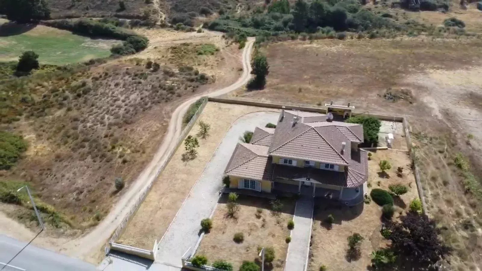 Terreno de 2145 m² em Valtorno e Mourão, Vila Flor