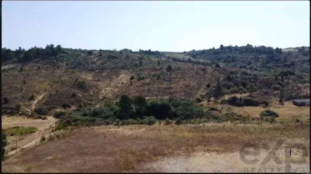 Terreno de 2145 m² em Valtorno e Mourão, Vila Flor