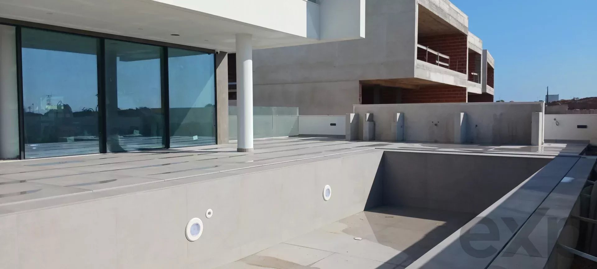 Modern villa in Lagos with four bedrooms and a magnificent swimming pool 86170326 image 43