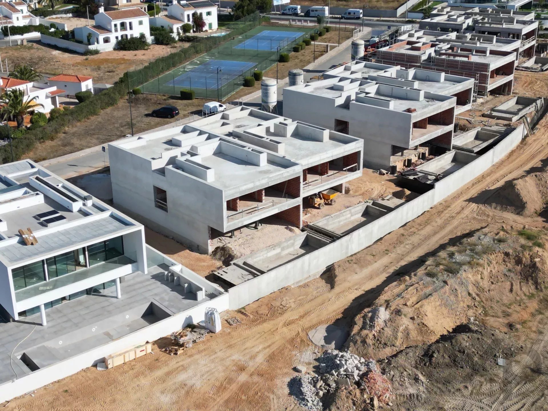 Modern villa in Lagos with four bedrooms and a magnificent swimming pool 86170326 image 37