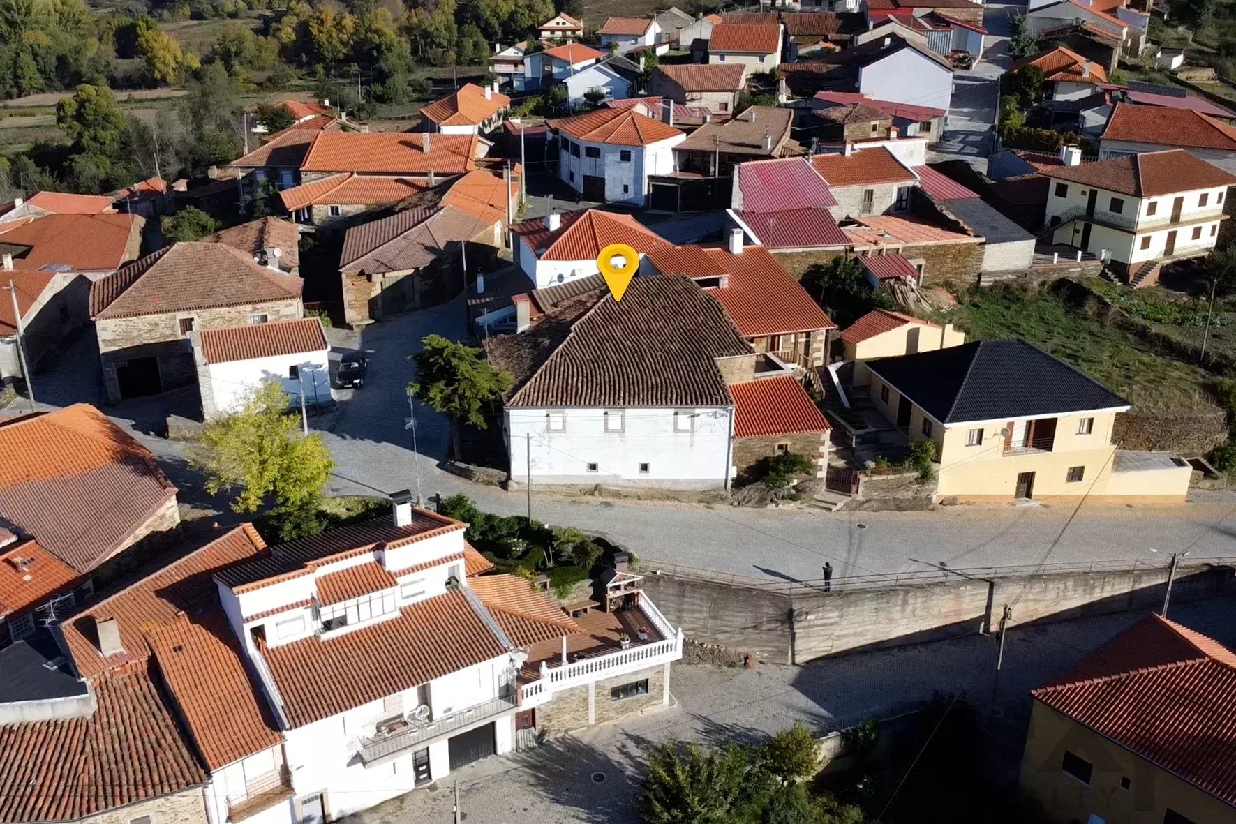 Casa Espaçosa em Caçarelhos e Angueira