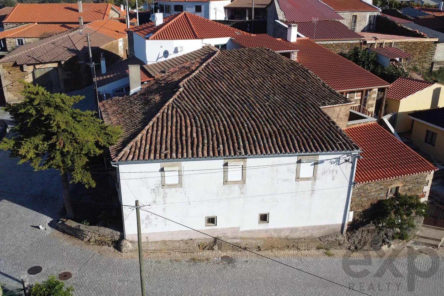 Casa Espaçosa em Caçarelhos e Angueira